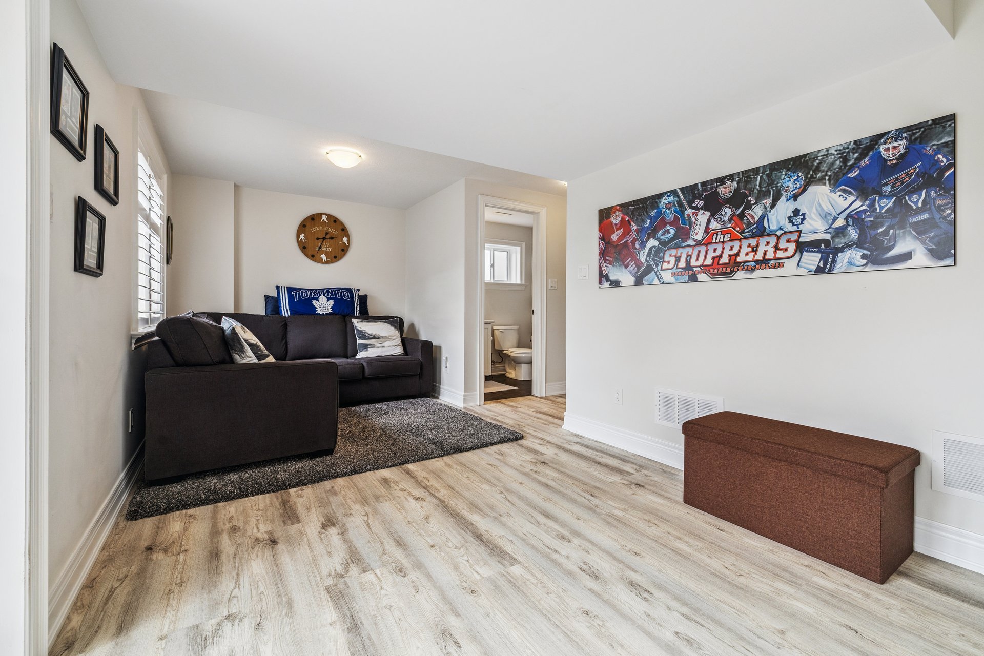 Beautifully updated END-UNIT townhome