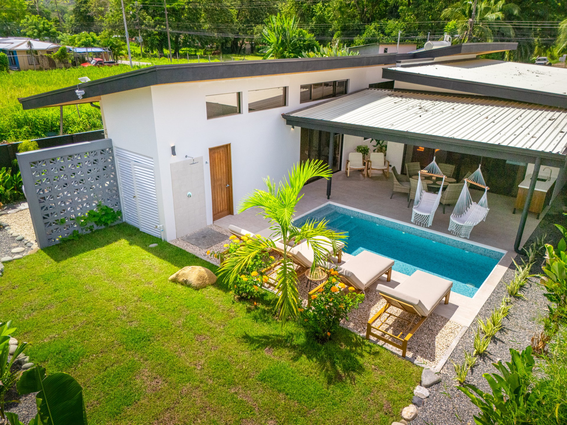 Uvita Tropical Urban Home, New Quality Build!