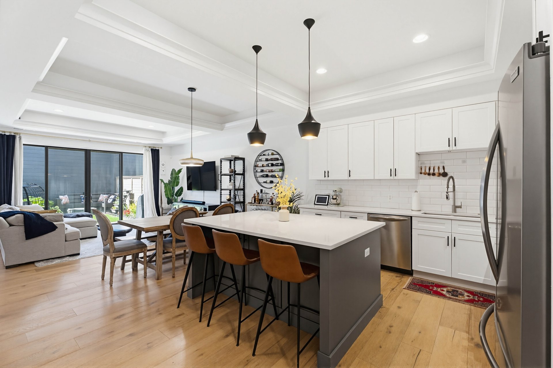 710 E Parent Ave