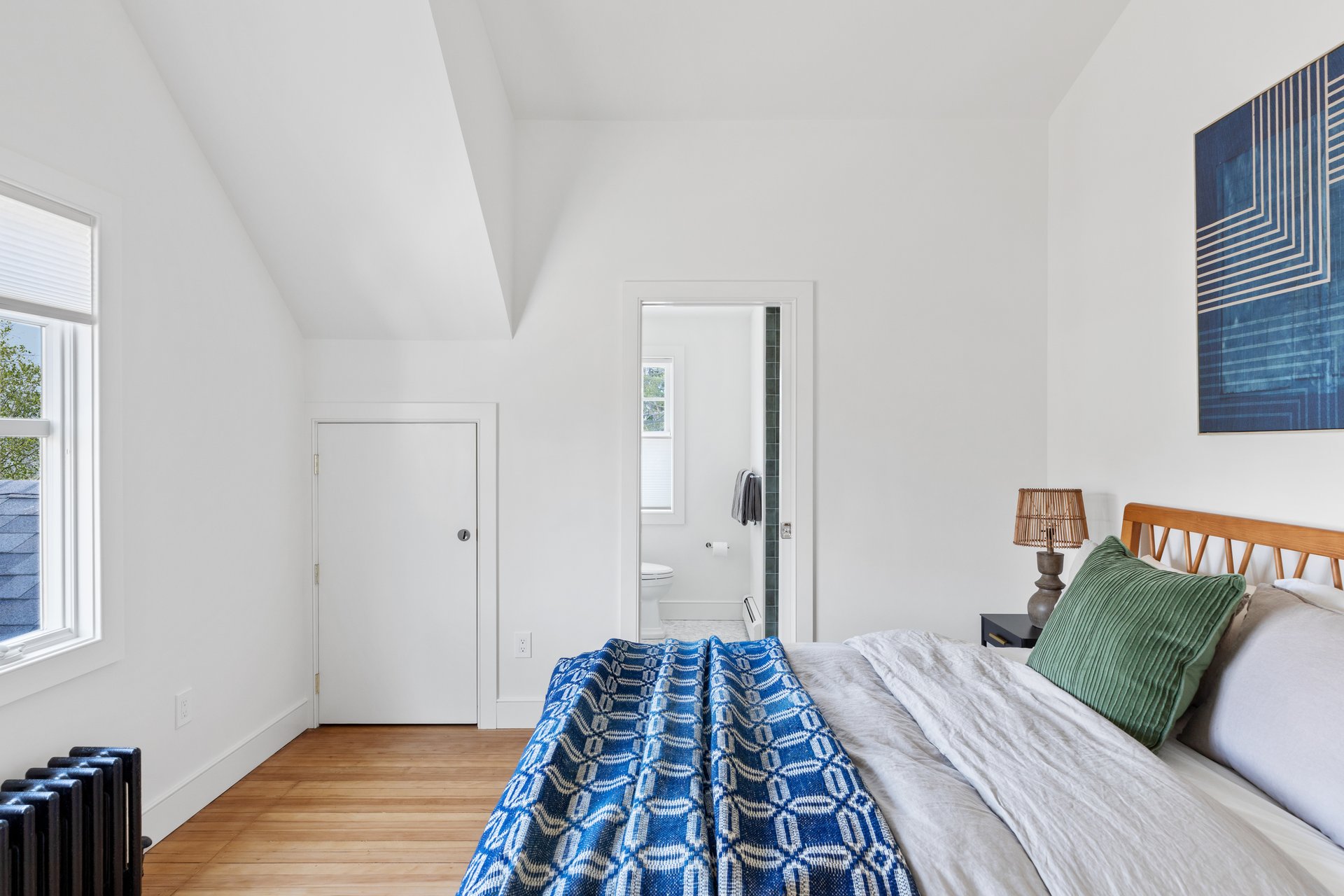 CHARMING AND COMPLETELY RENOVATED 