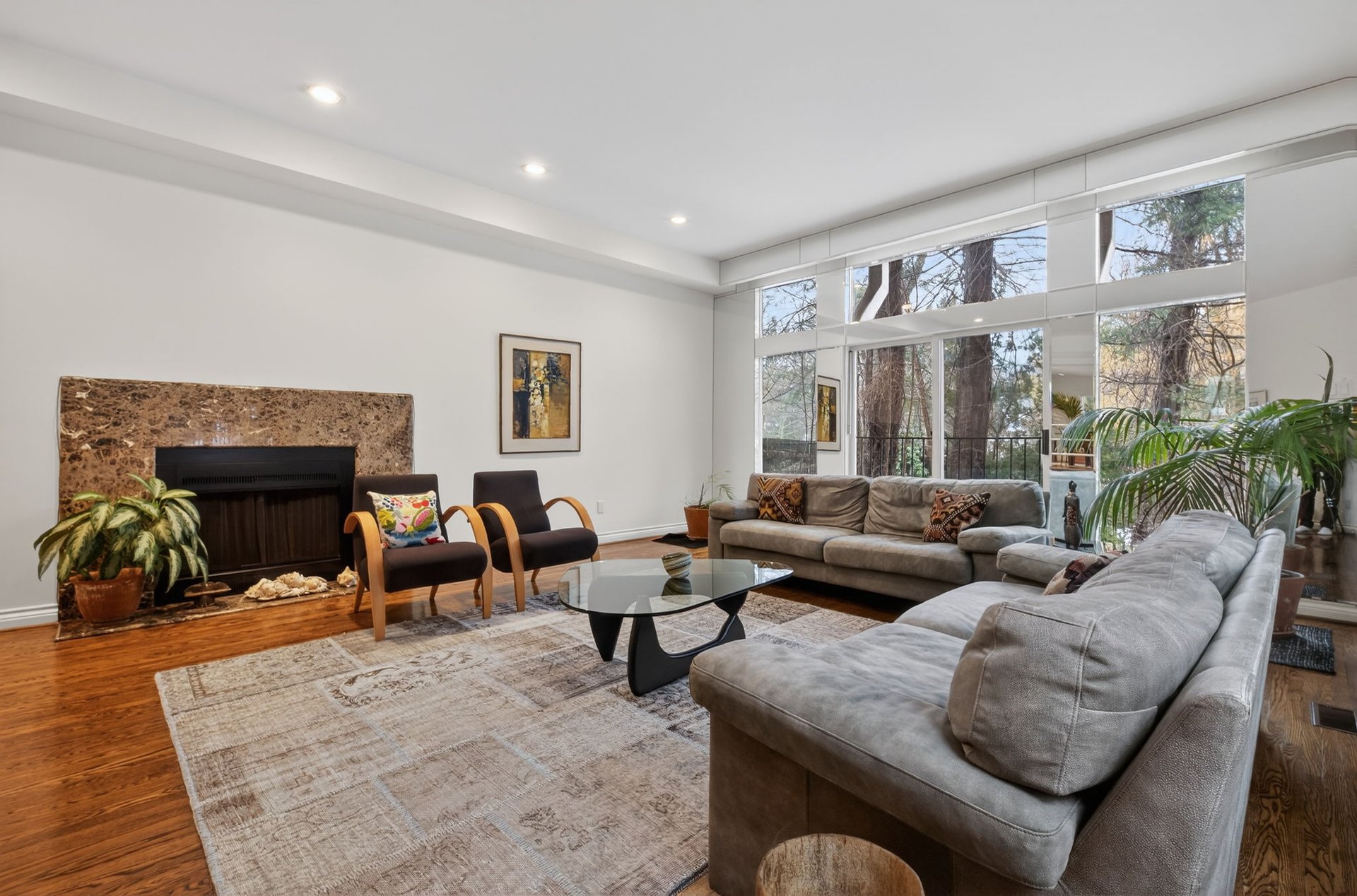 SOLD: Luxurious Country Living In The City