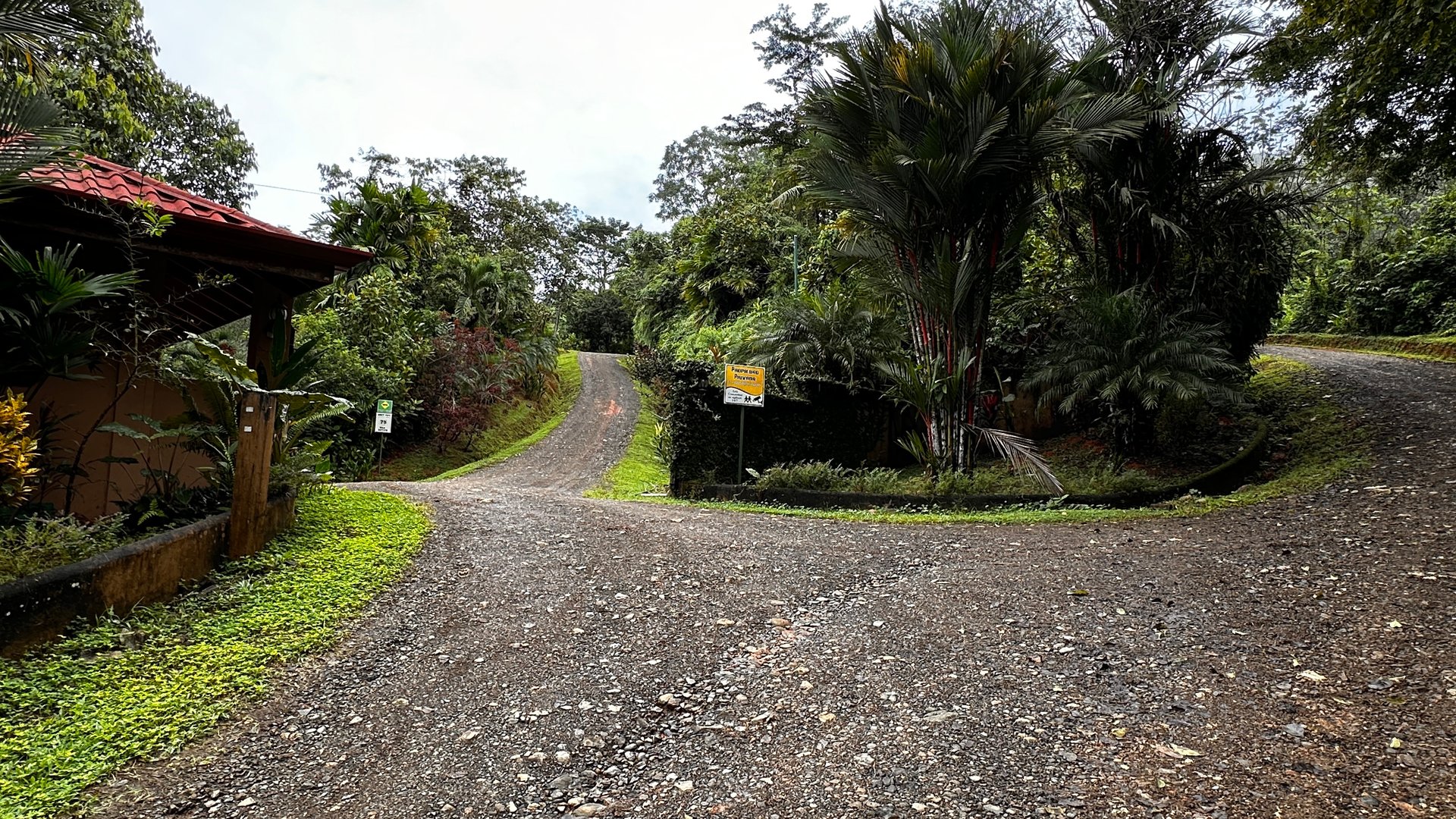 Ready To Build Lot Minutes From the Beach Dominical!