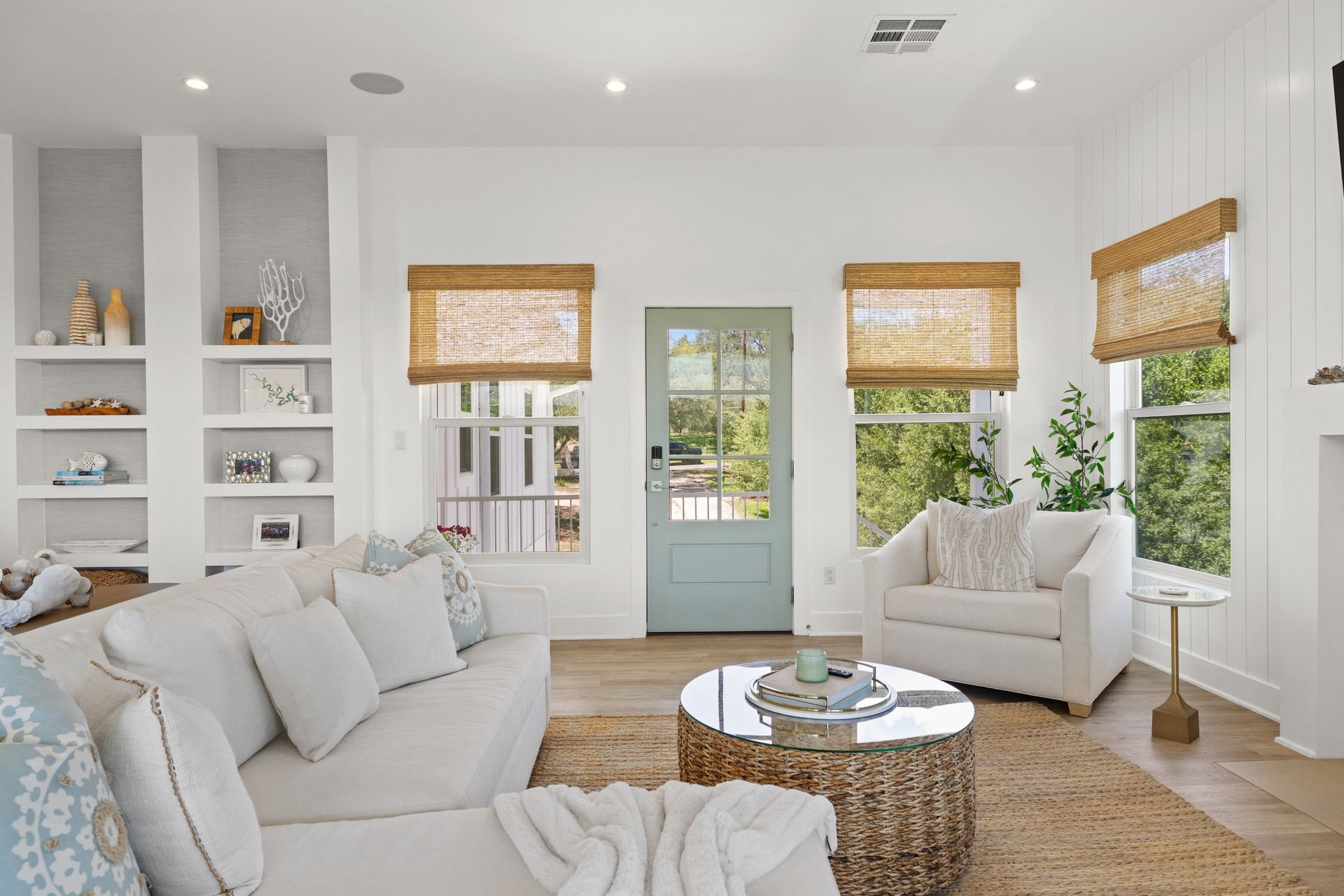 1209 Edgewater Drive