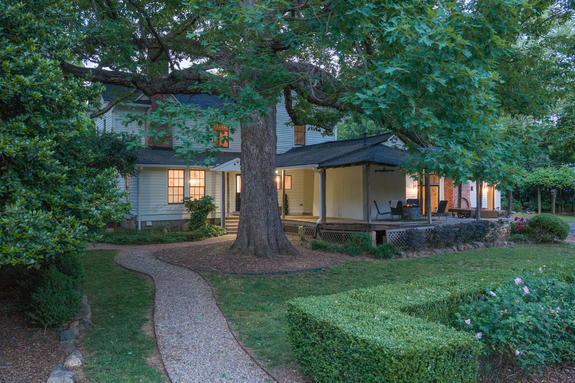 10915 Beatties Ford Road