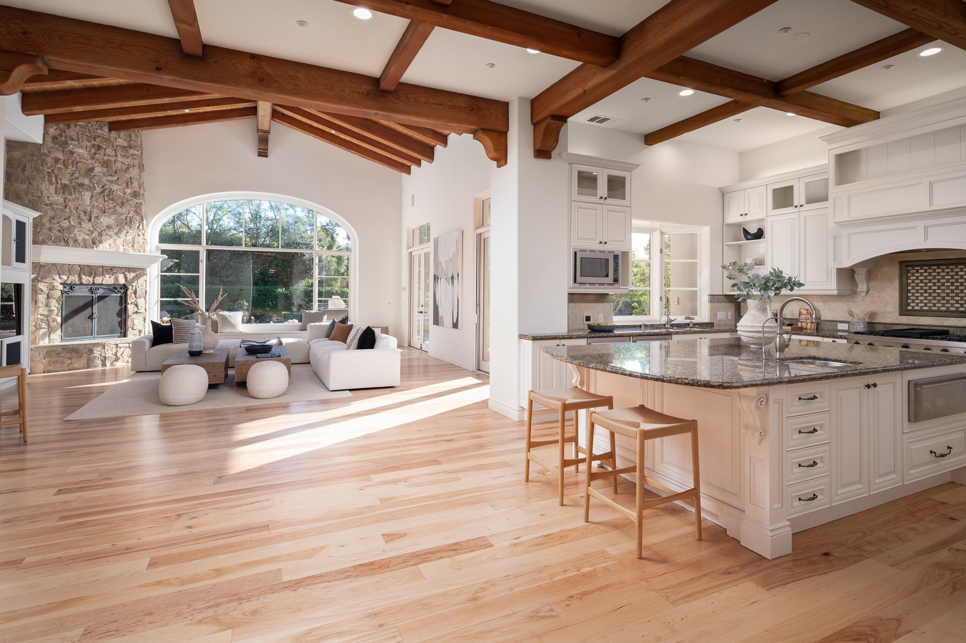 Luxury Living Redefined: Executive Rental in The Bridges