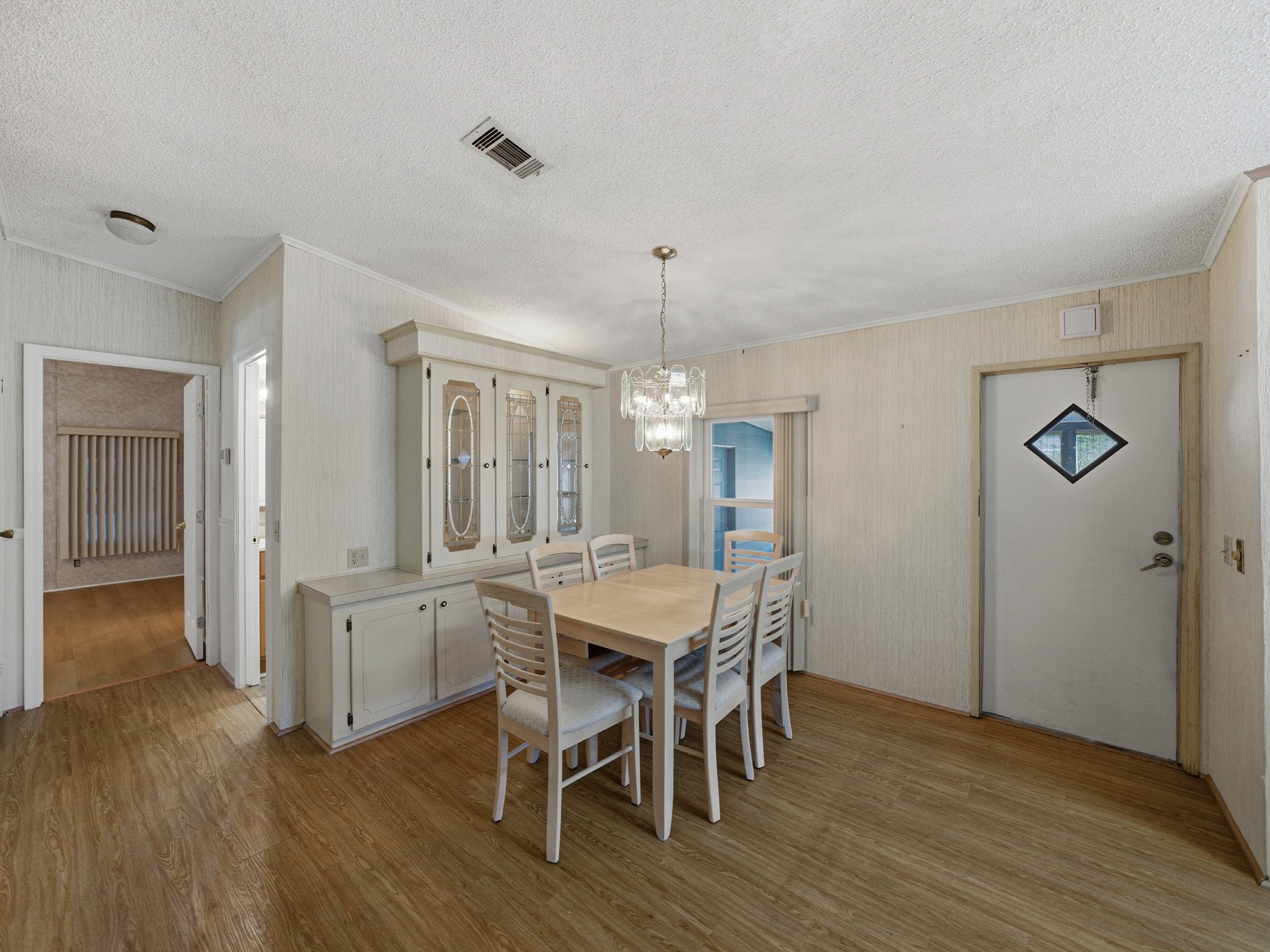 3822 DAMIAN DR