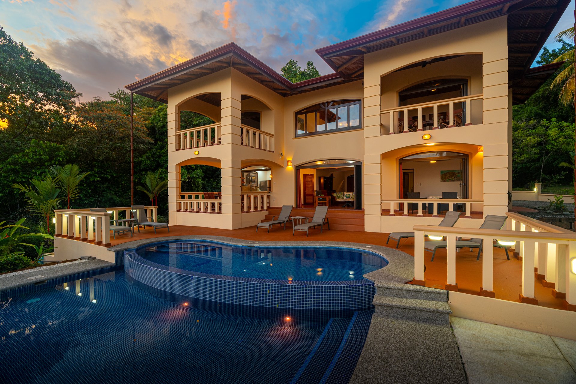 Classic Luxury at Casa Ceiba, Coastal Ocean View 4 Bedroom Home Near Uvita