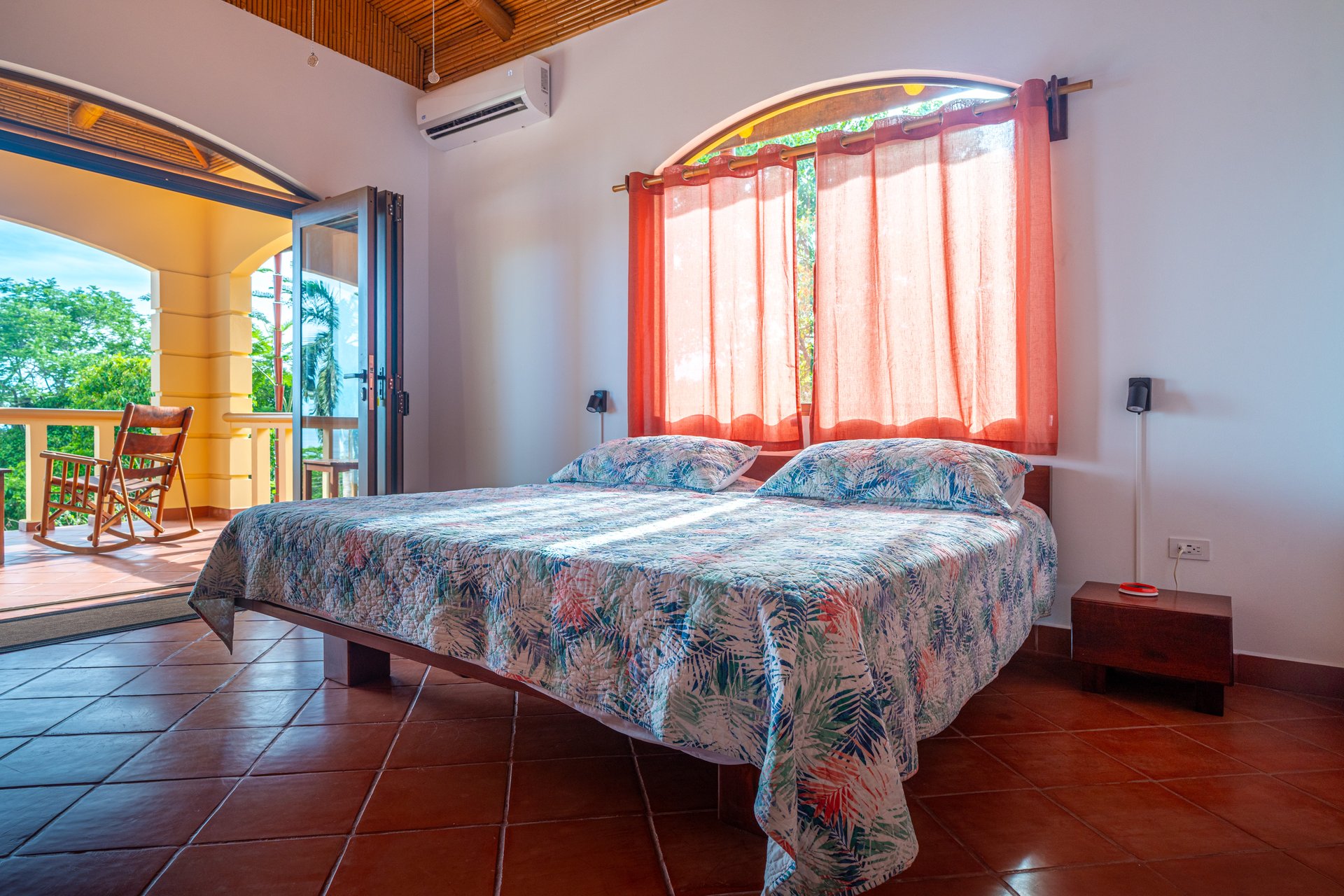 Classic Luxury at Casa Ceiba, Coastal Ocean View 4 Bedroom Home Near Uvita