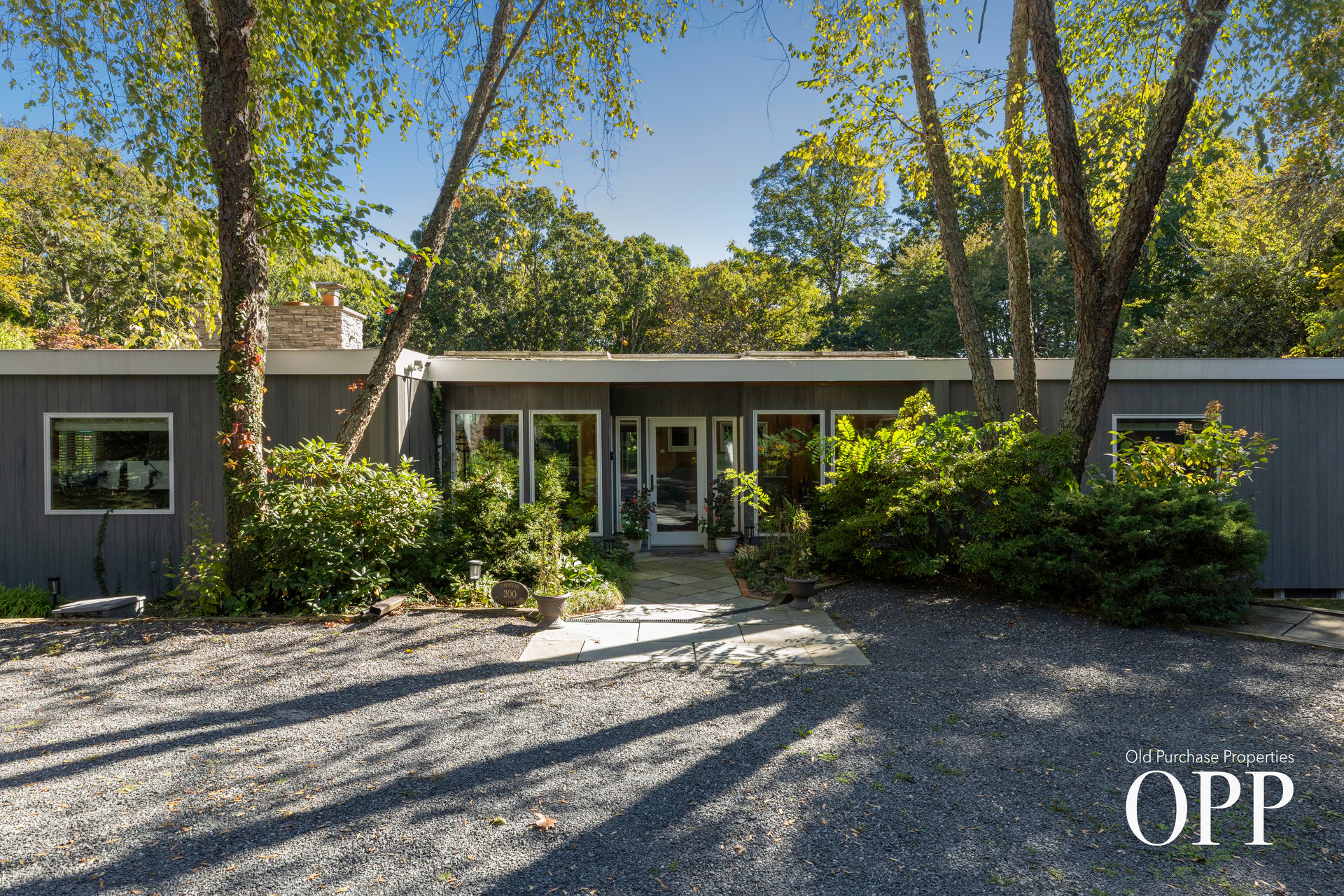 Hollywood: A Waterfront Modernist Retreat on 3.5 Acres