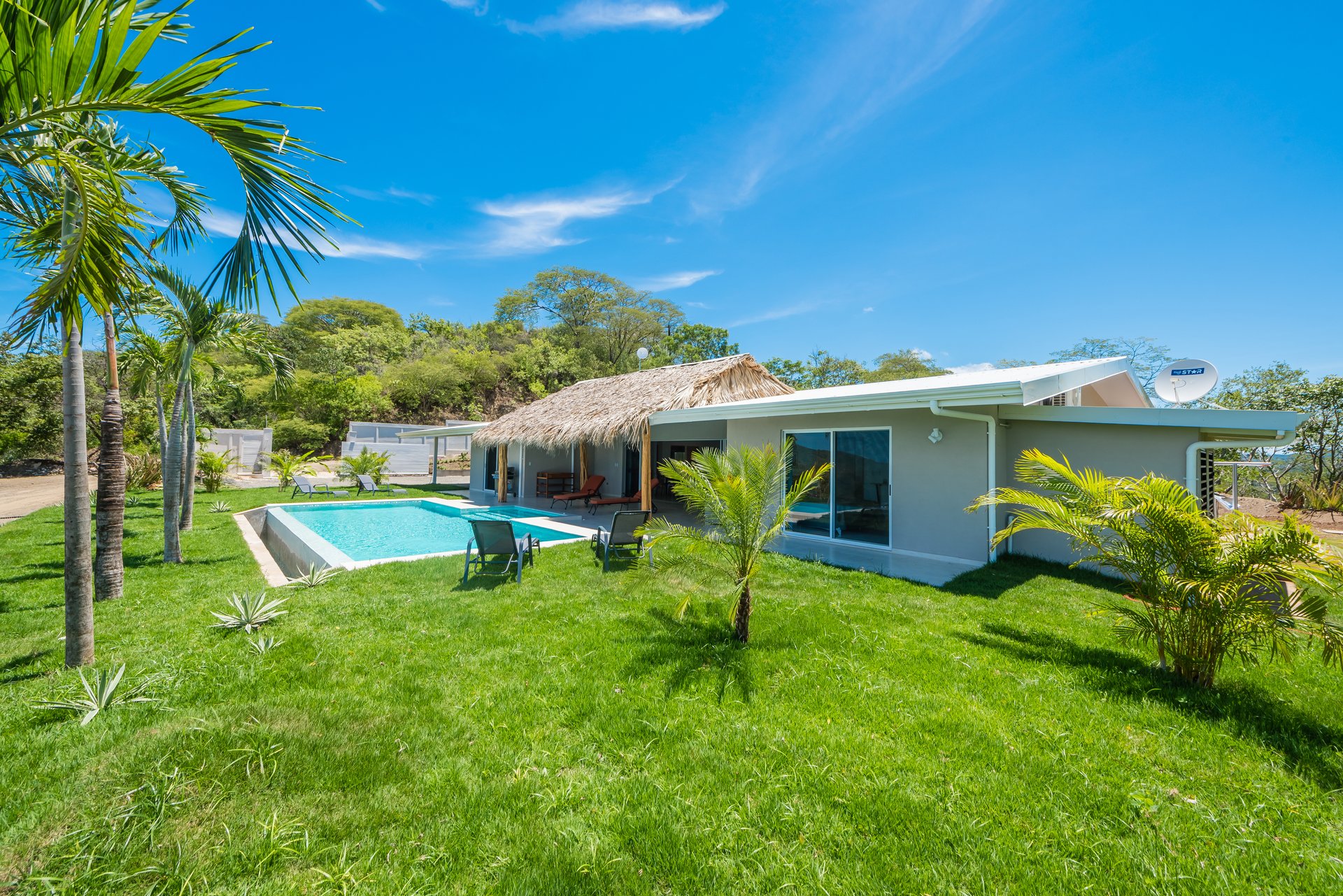 V-Lokamar Corona 1 | Exclusive 5-Bedroom Villa with Panoramic Pacific Ocean Views in Playa Grande
