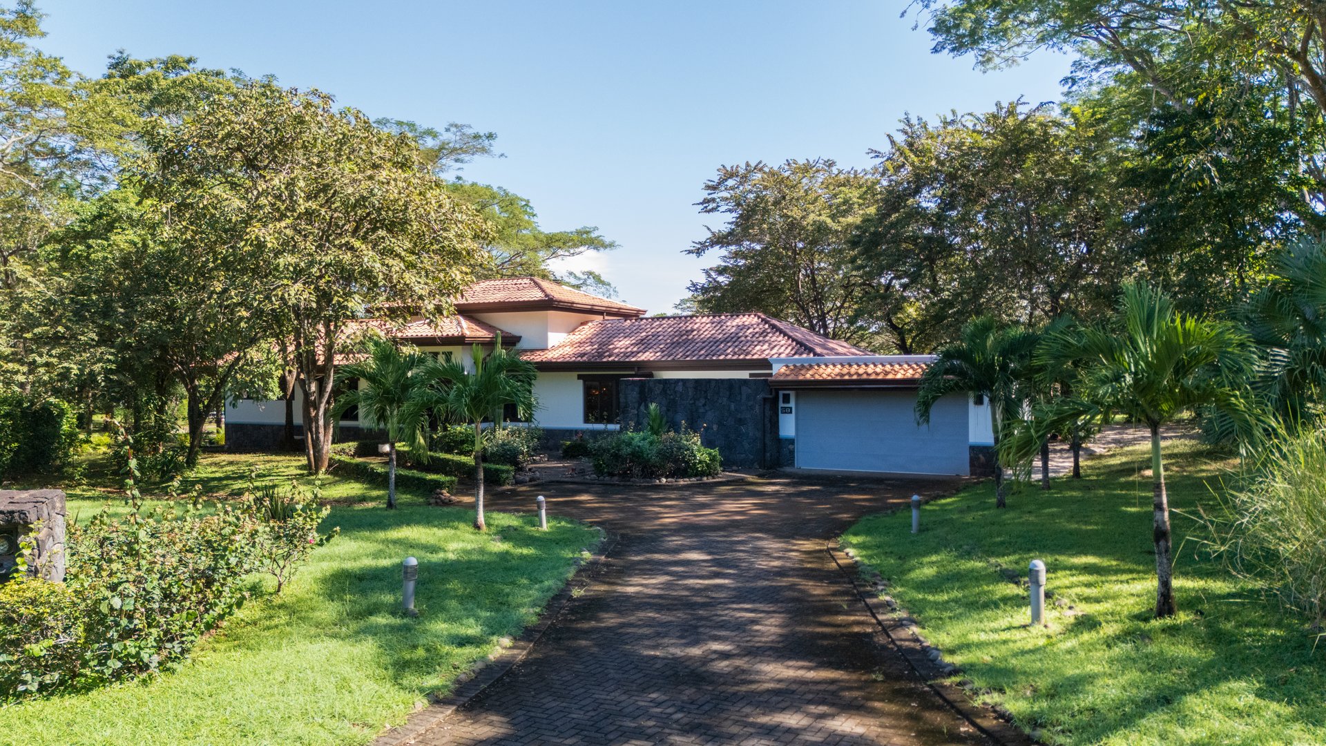 Casa Armonía | Elegant Spanish Colonial Retreat in Hacienda Pinilla