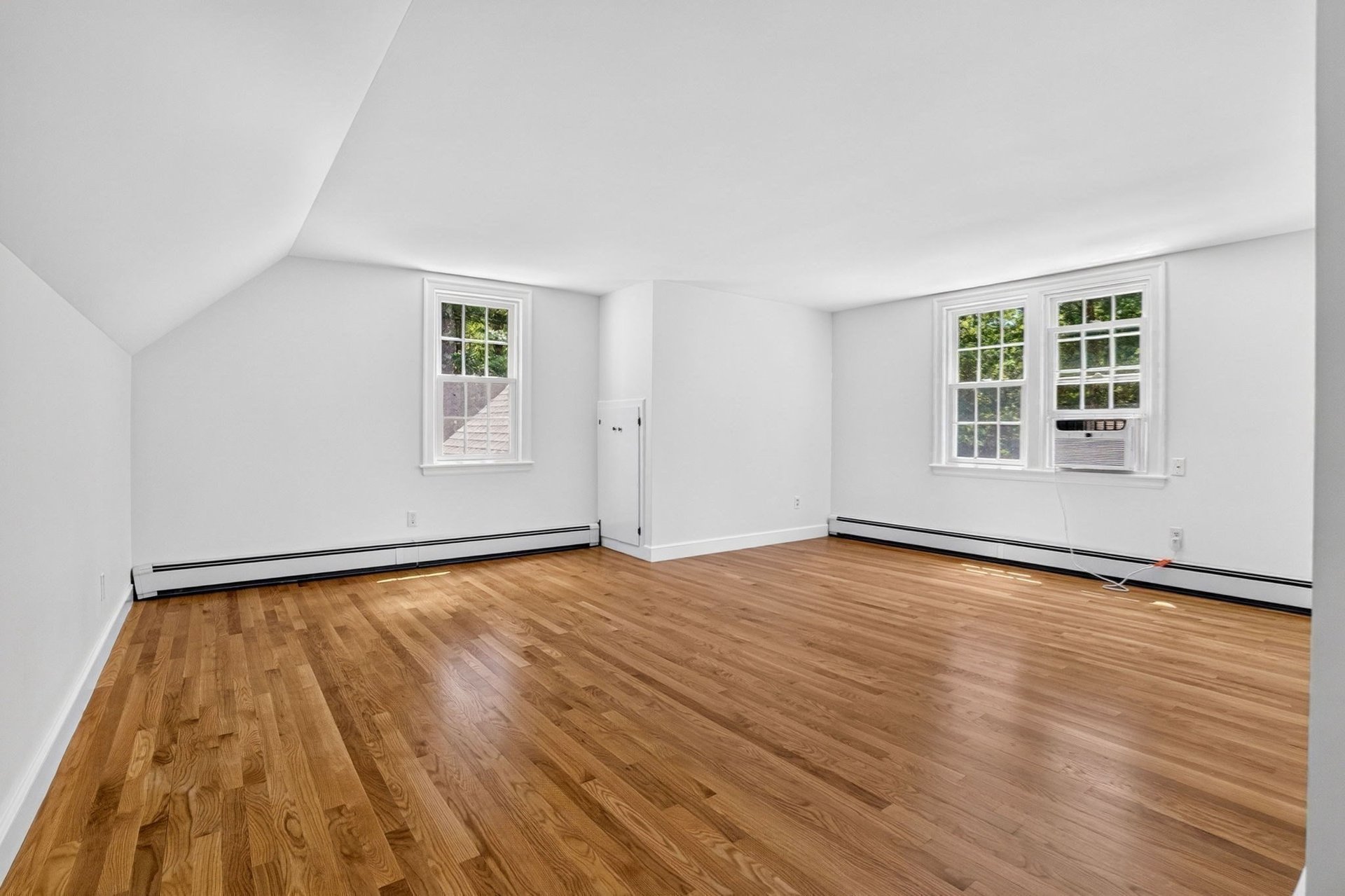 96 Draper Rd, Wayland