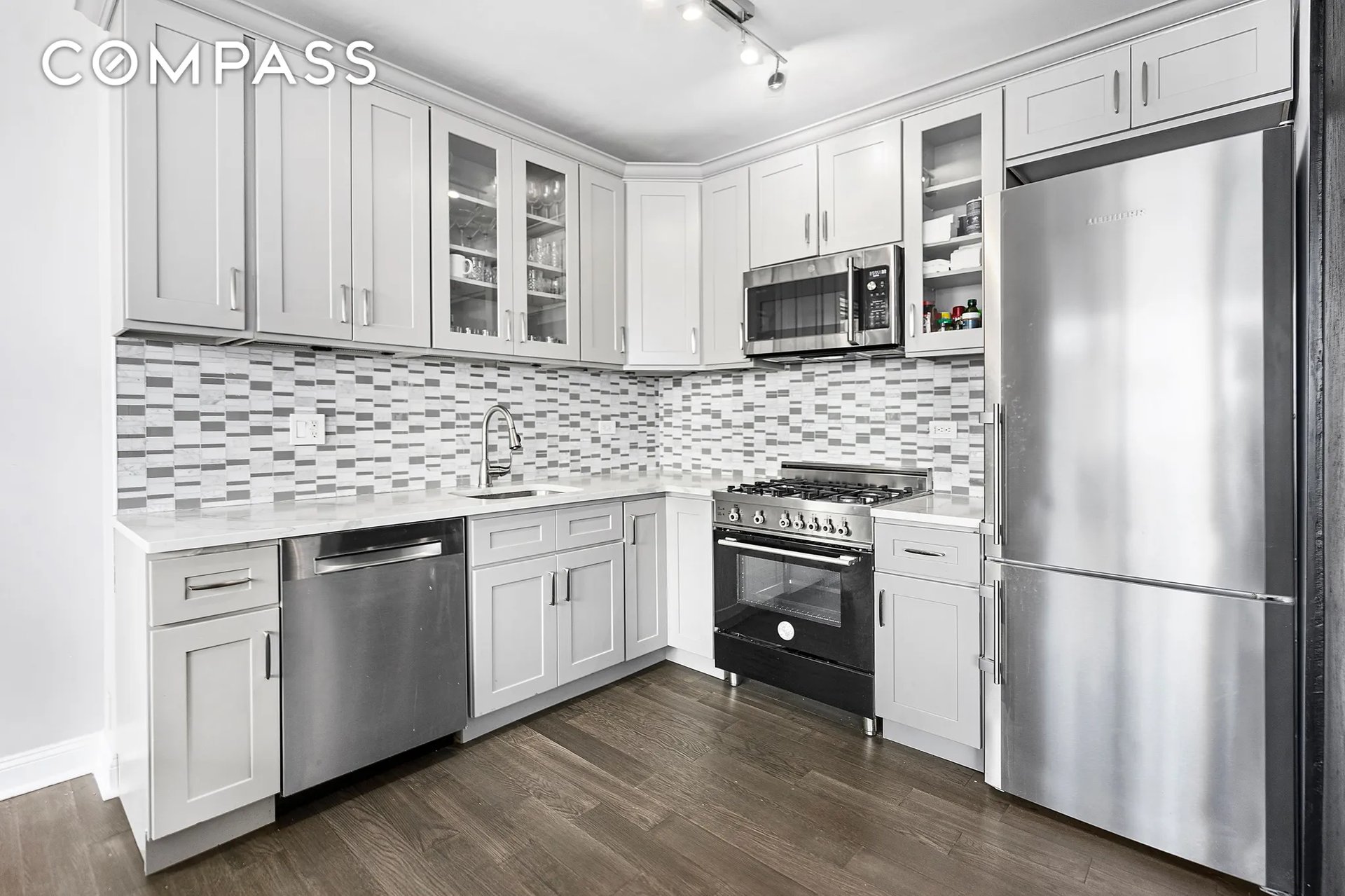 418 E 59th St Apt 35A