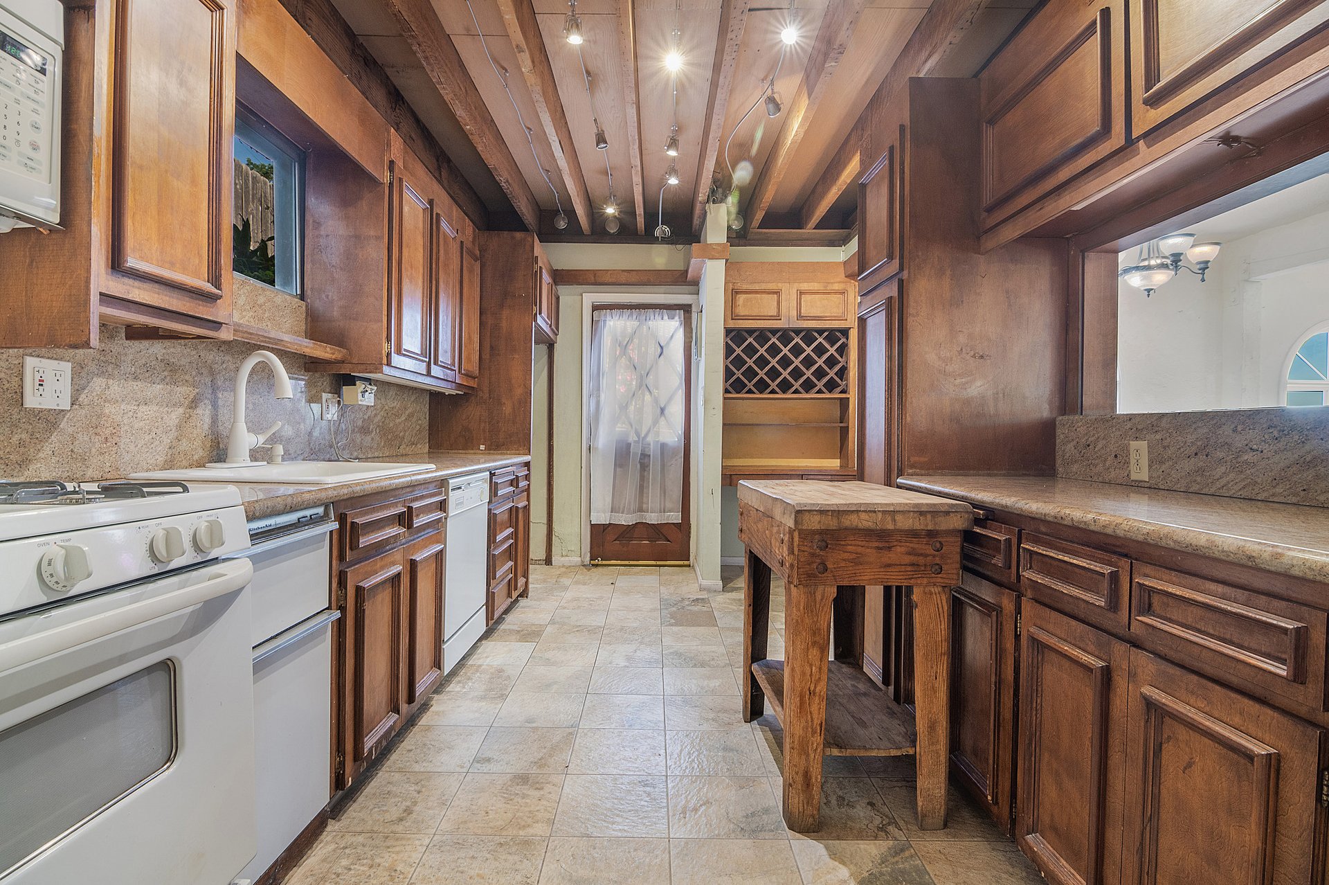 6131 Glen Tower St.