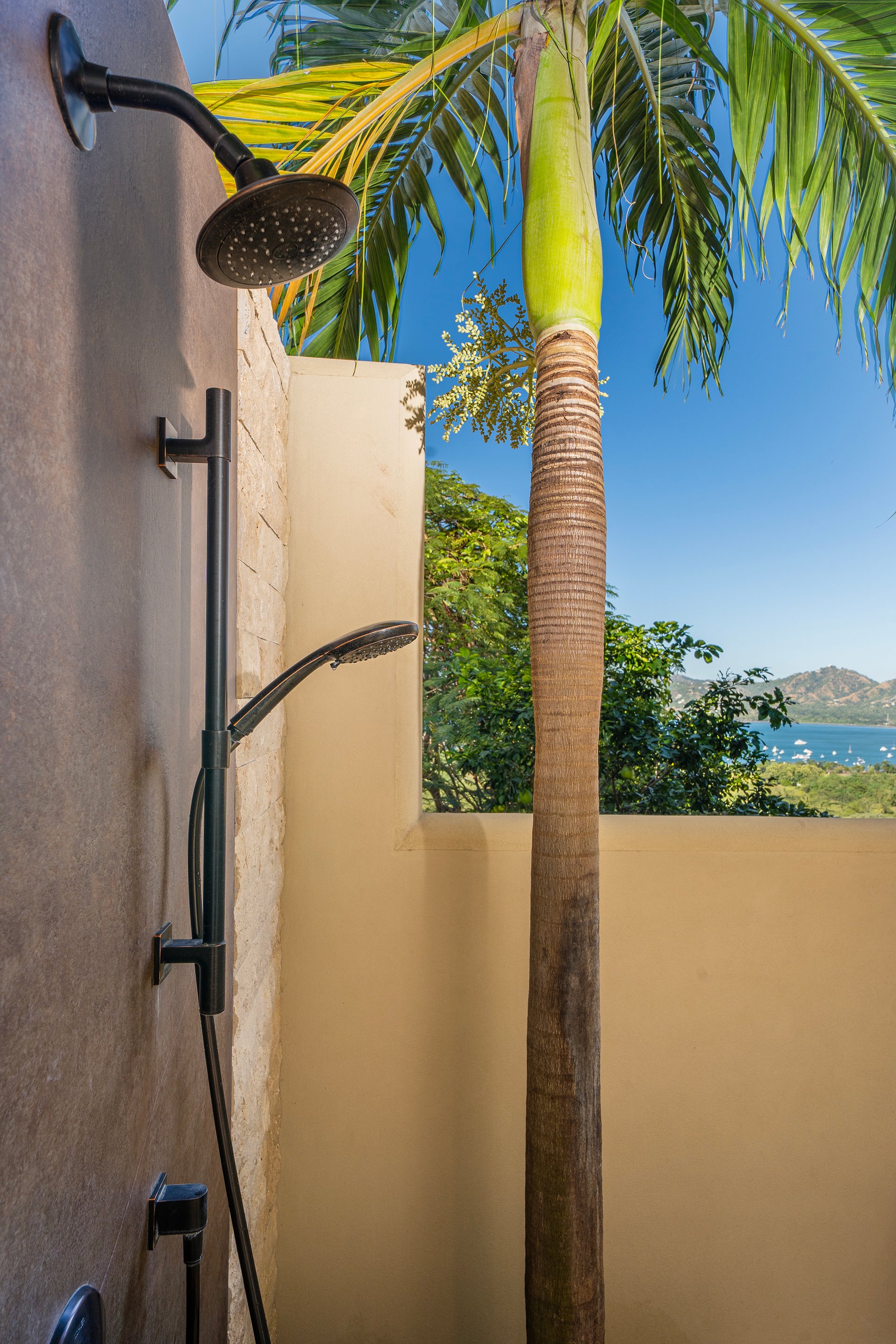 Casa Todo Bien and Guest House: Luxury 4BR Main Home + Guest House with Ocean Views