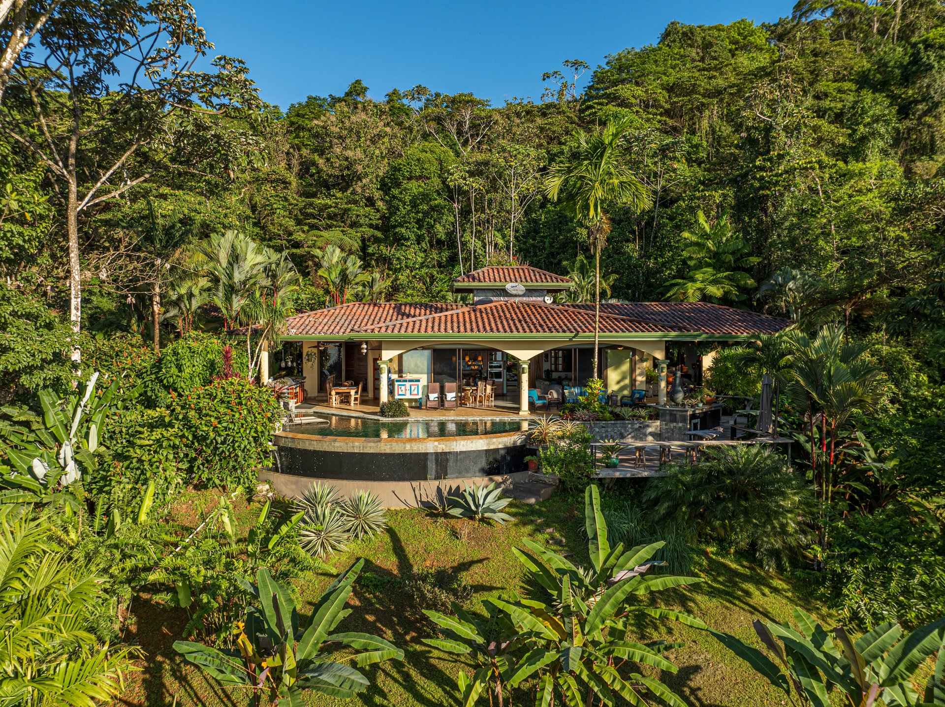 Costa Verde Estates Oceanview Home with Guest House