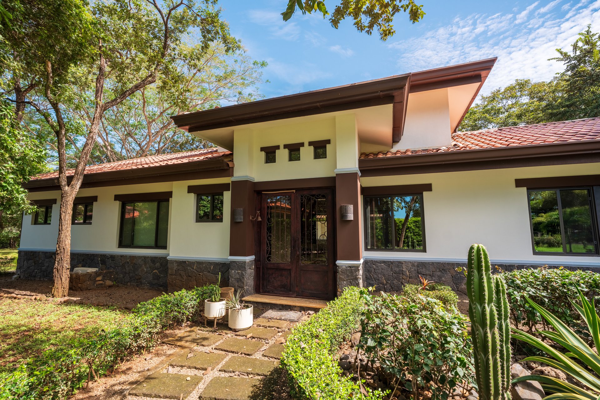 Casa Armonía | Elegant Spanish Colonial Retreat in Hacienda Pinilla