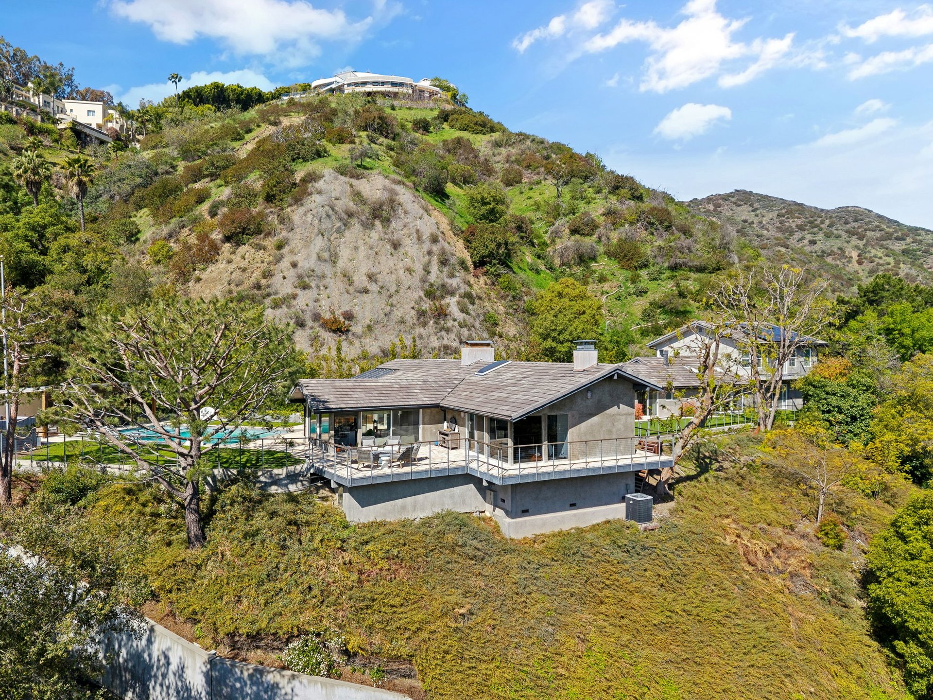 1255 N Bundy Drive