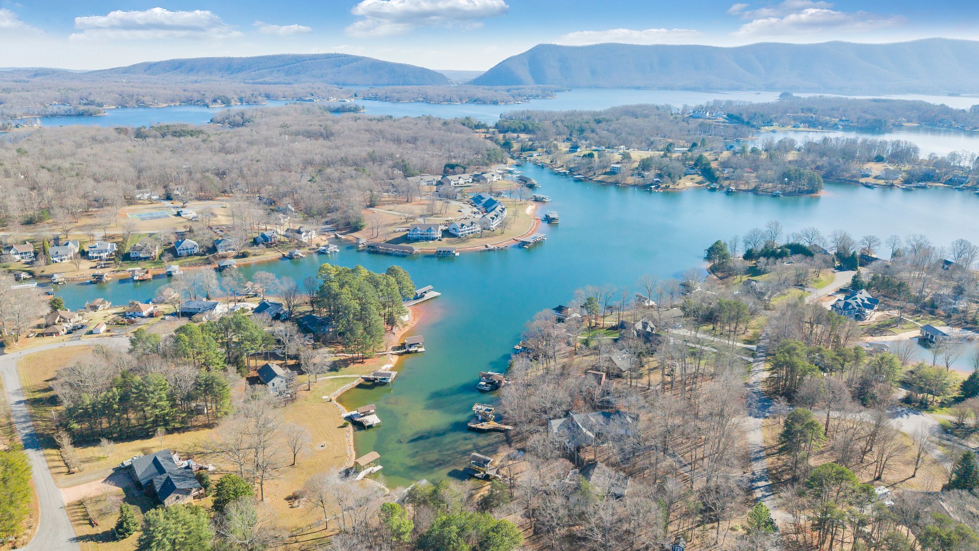 100 Sandpiper DR