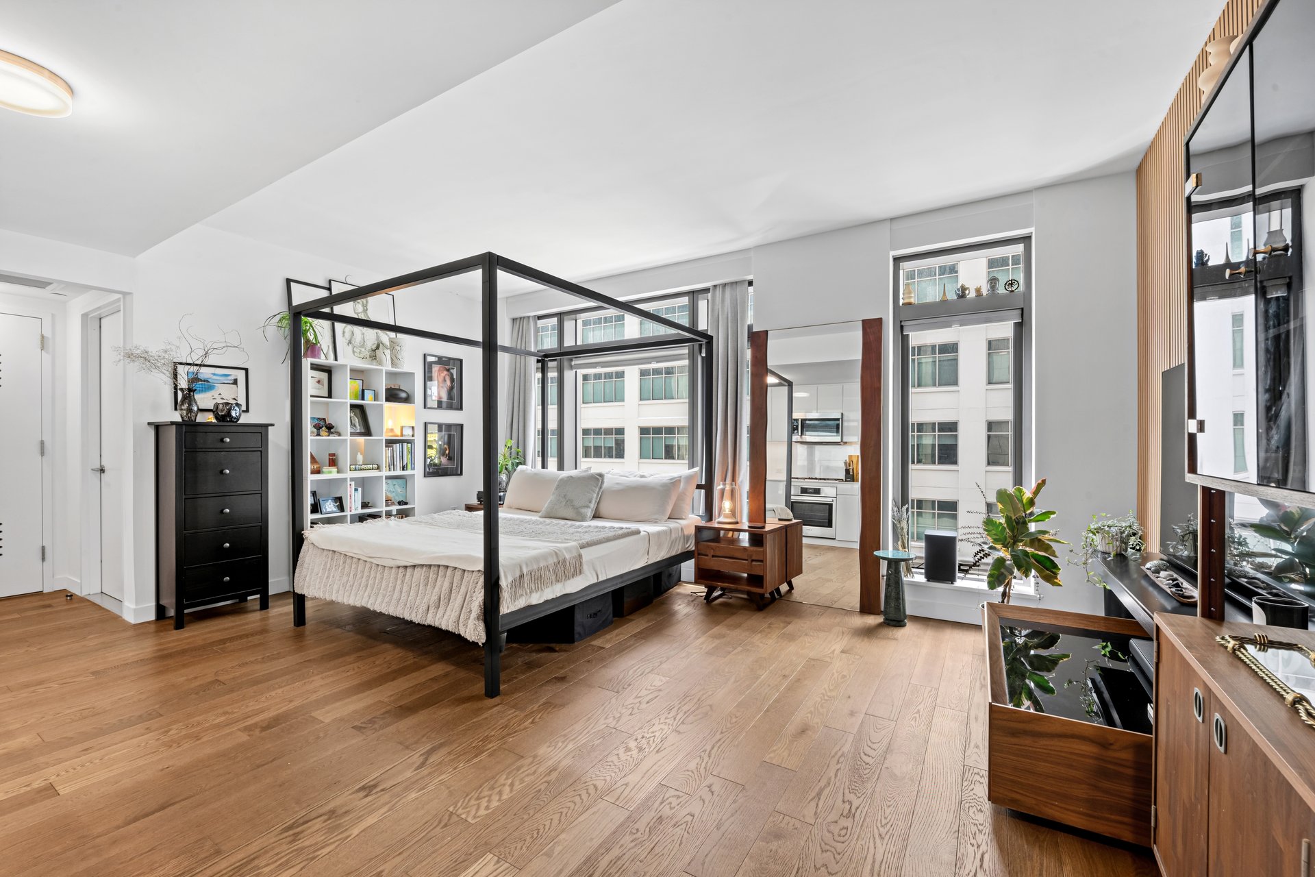 99 HUDSON ST Unit: 402