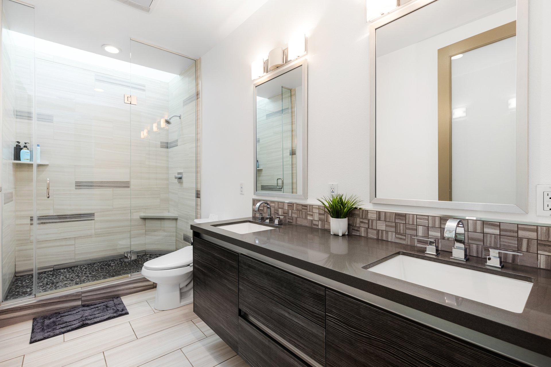 Hepburn Ave, 90038