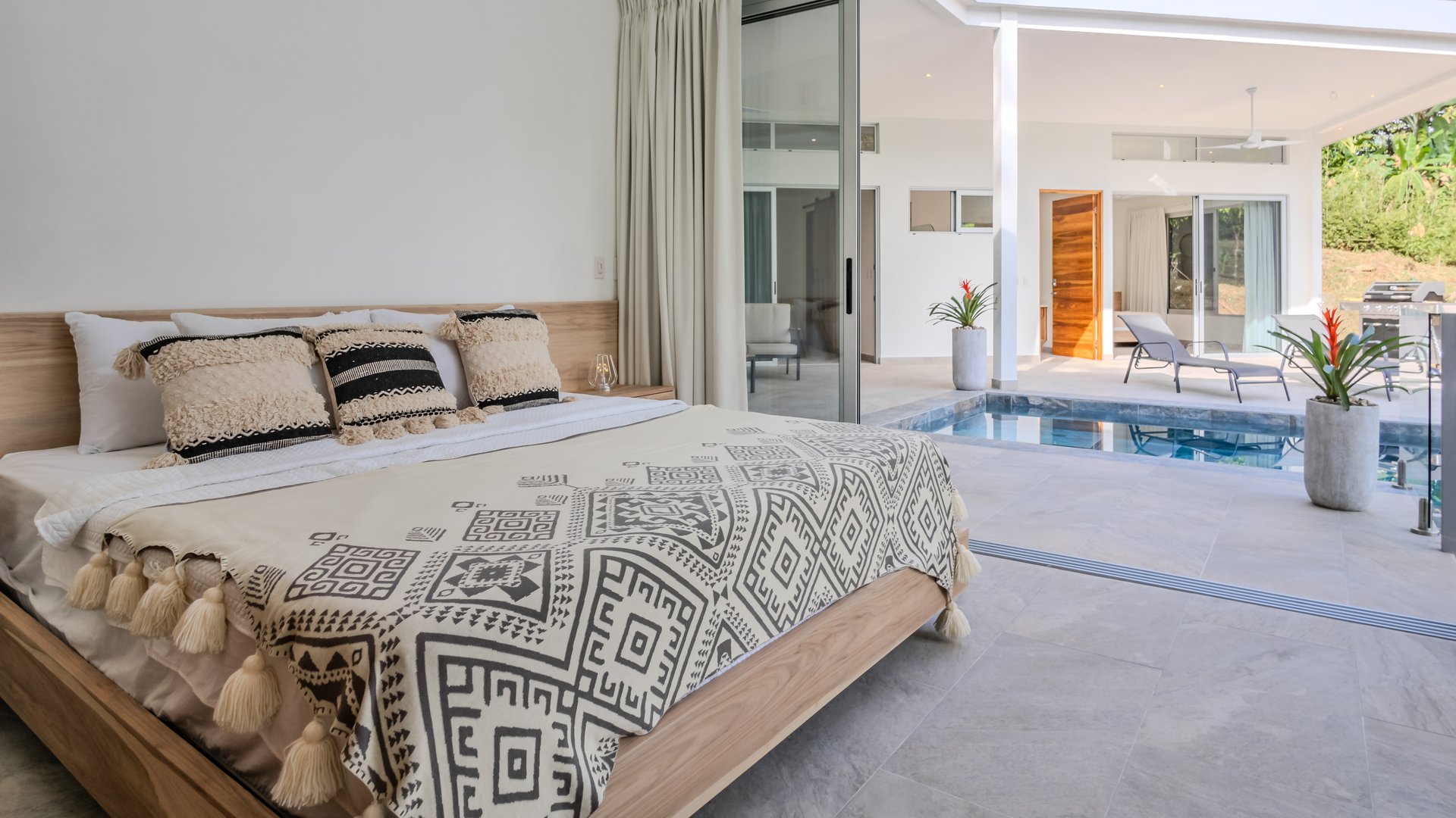 An Exclusive, Sunny Ridge-Top 4-Bed Designer House With Unforgettable Mountain & Jungle Views