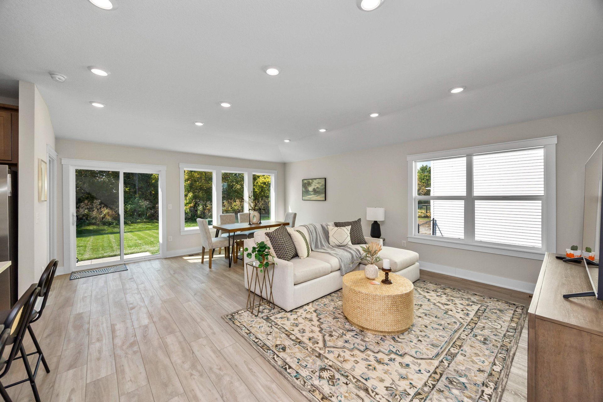 210 NW Georgetown Drive