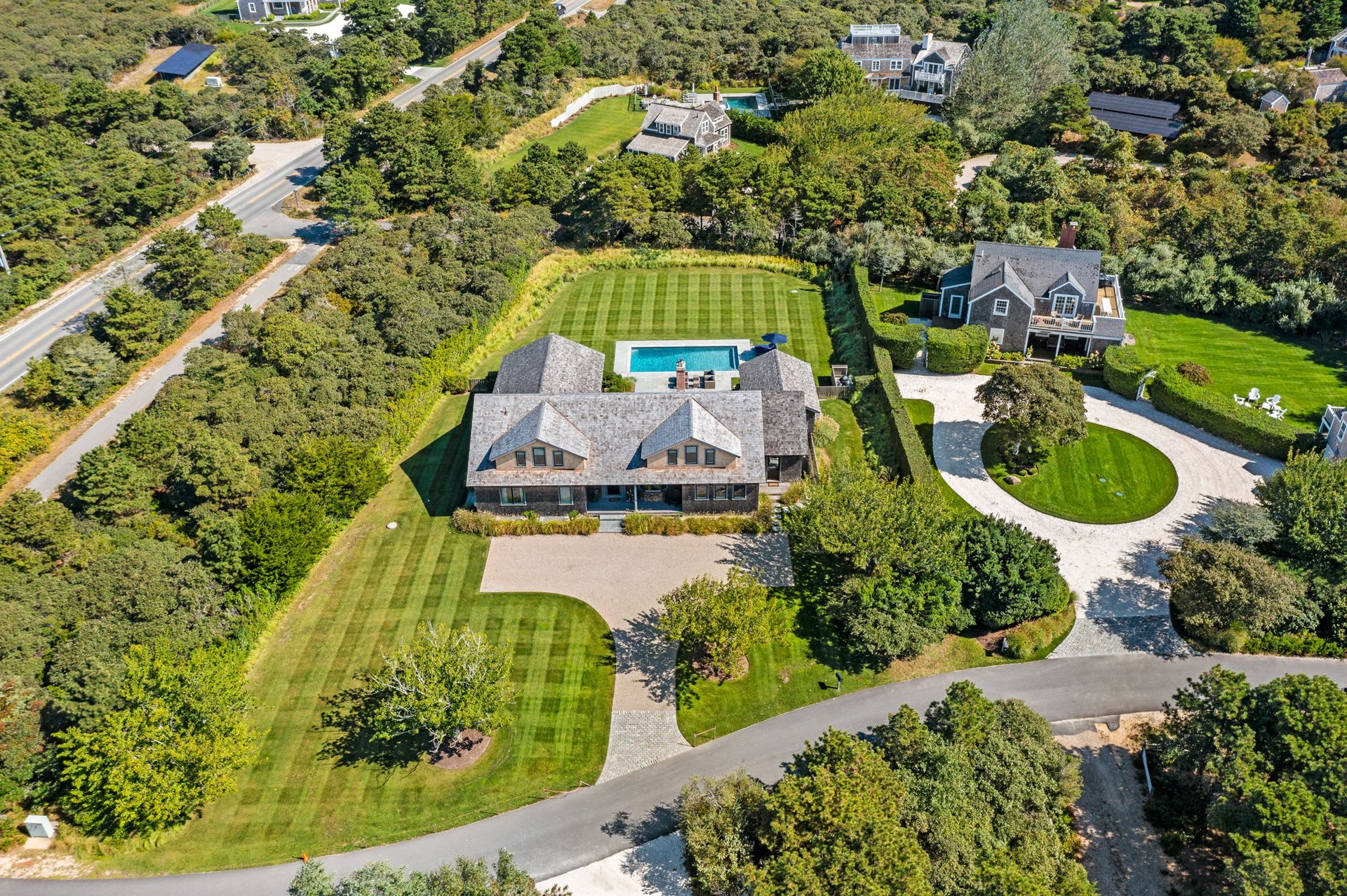 4 Moors End Ln