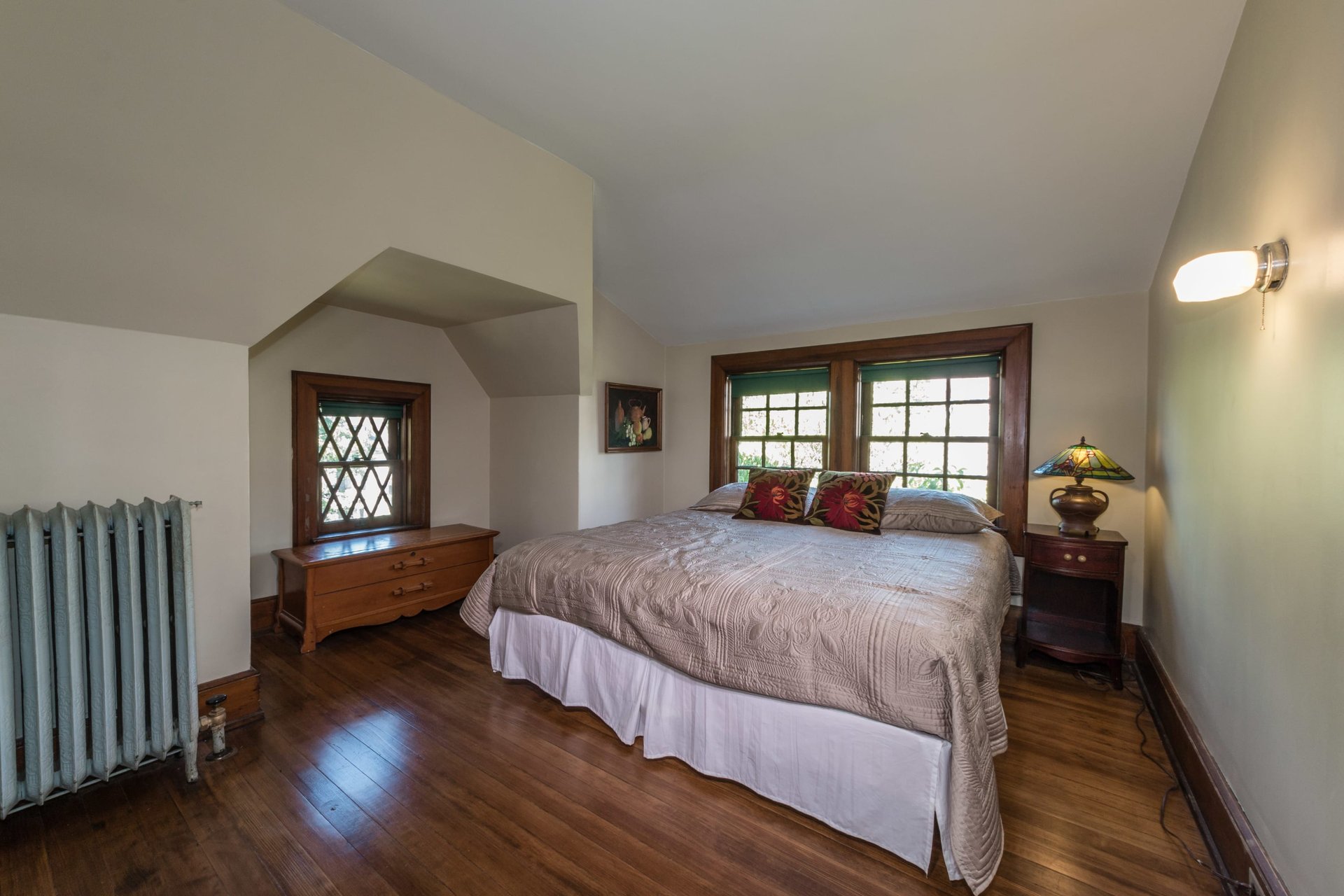 A CWE Historic Home on Cobblestone Pershing Place