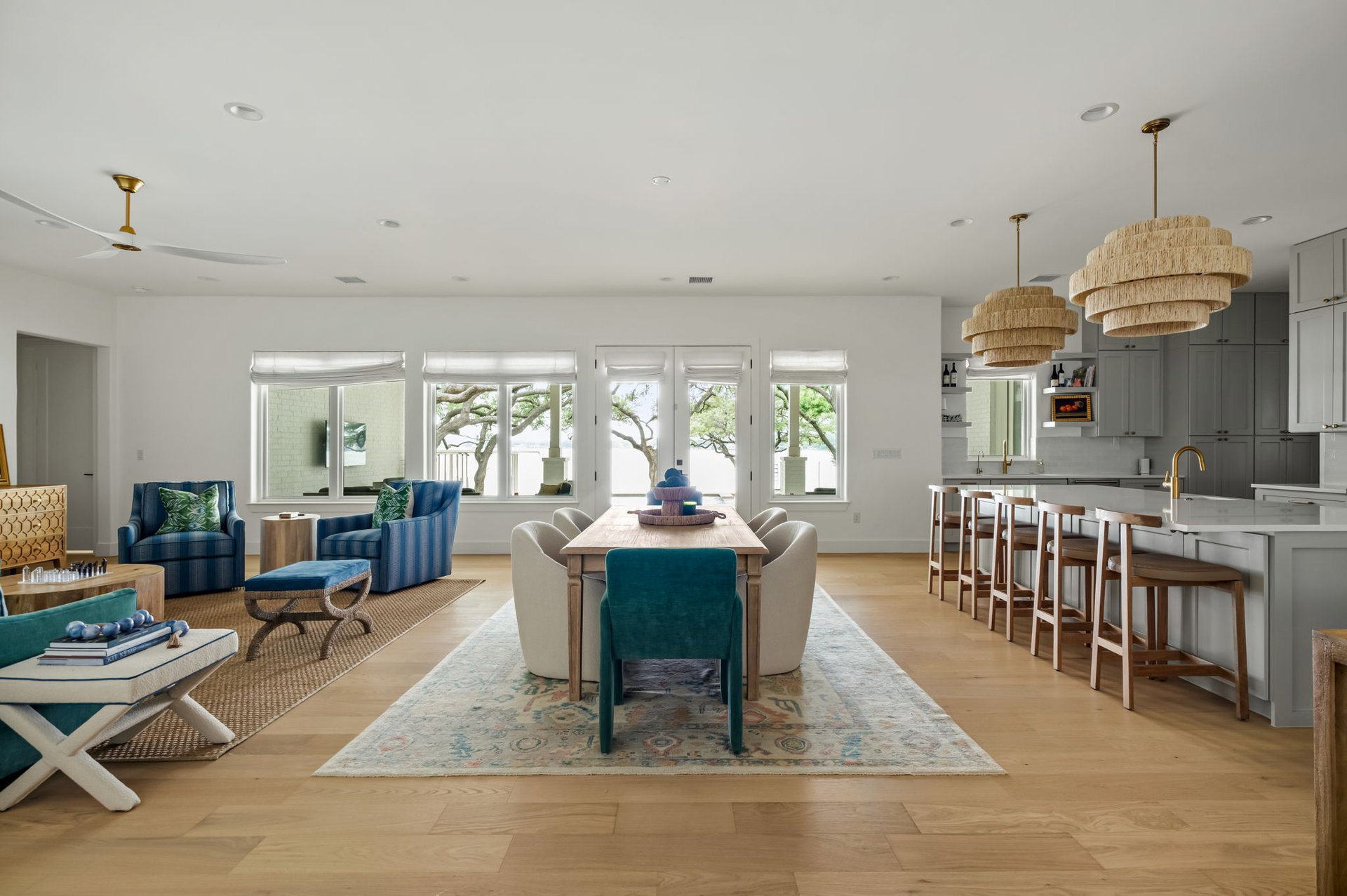 1131 N Shorewood Drive