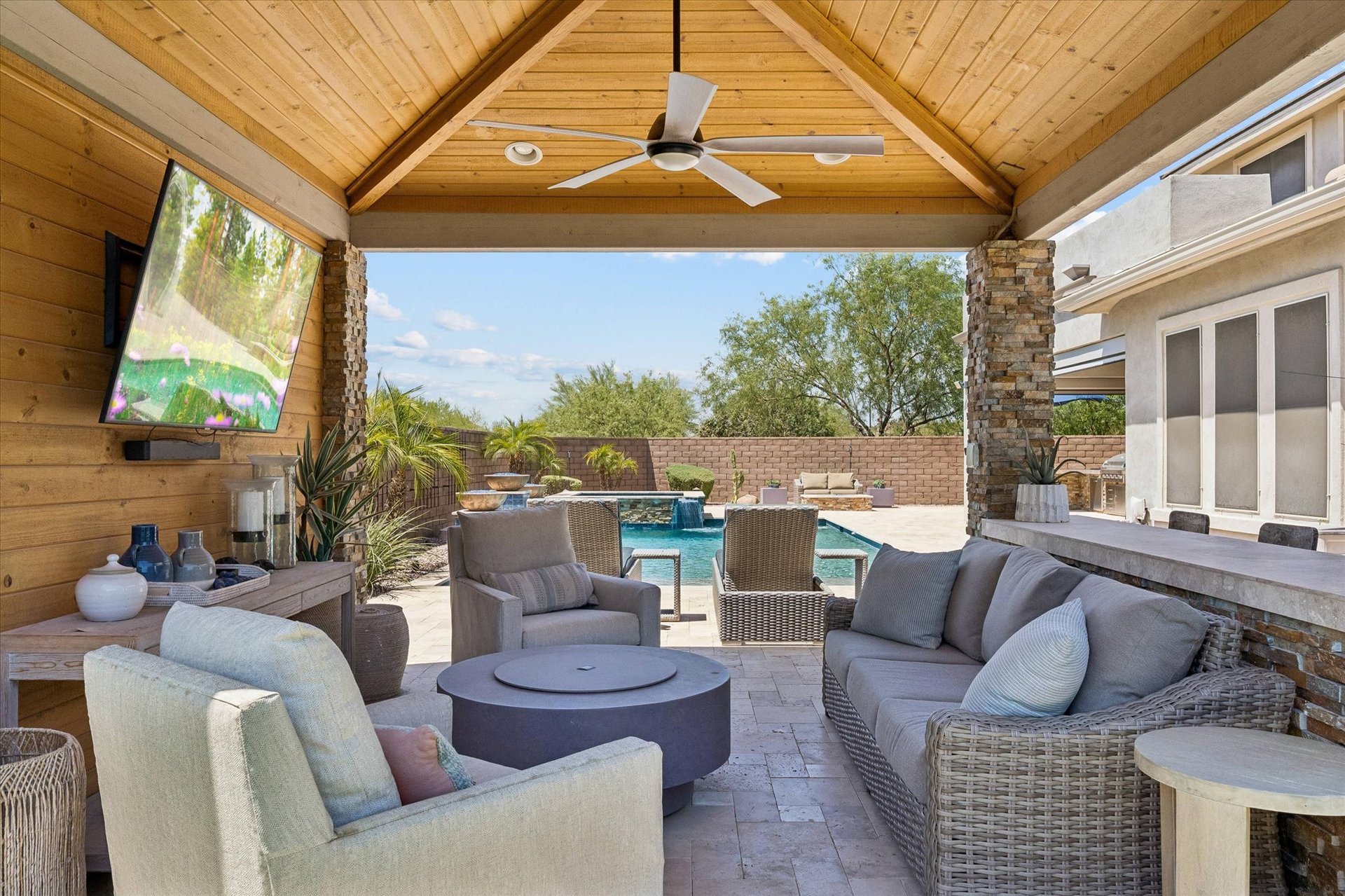 2905 E LOS GATOS DR, Phoenix, AZ 85050