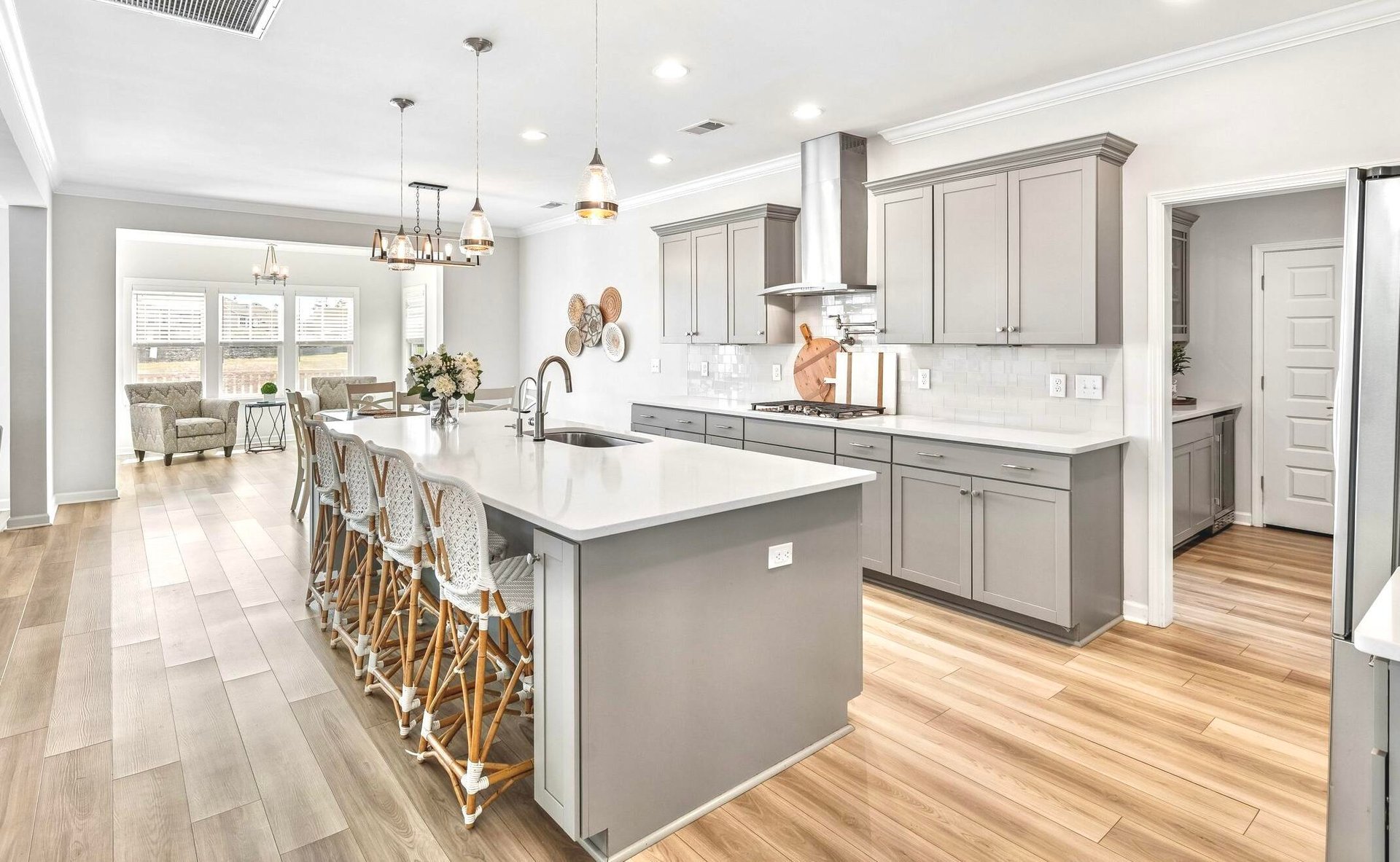 407 Rowley Lane
