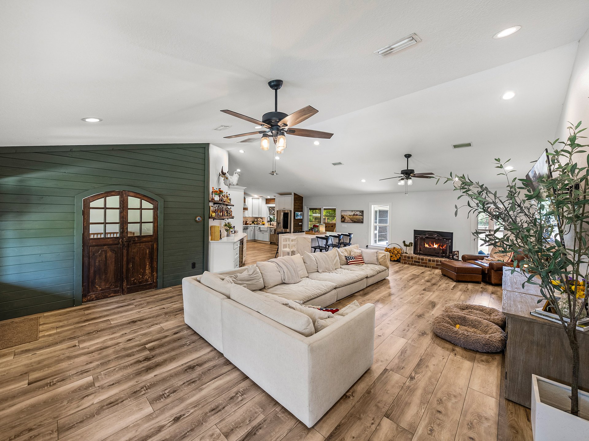 3412 ACE LN
