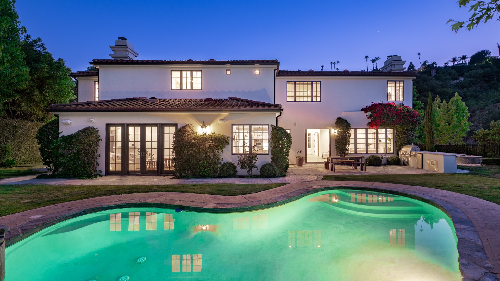 3686 Benedict Canyon Ln, Sherman Oaks 