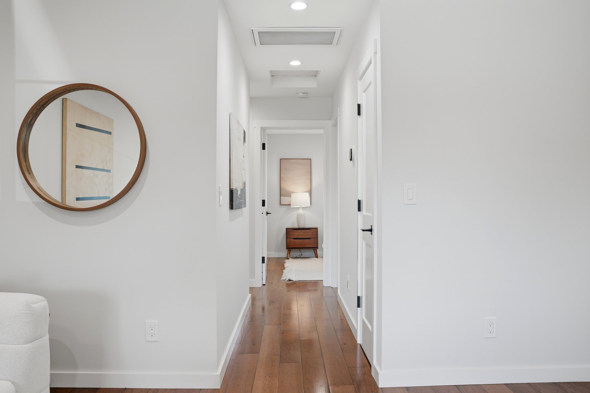 2133 Santa Cruz AVE