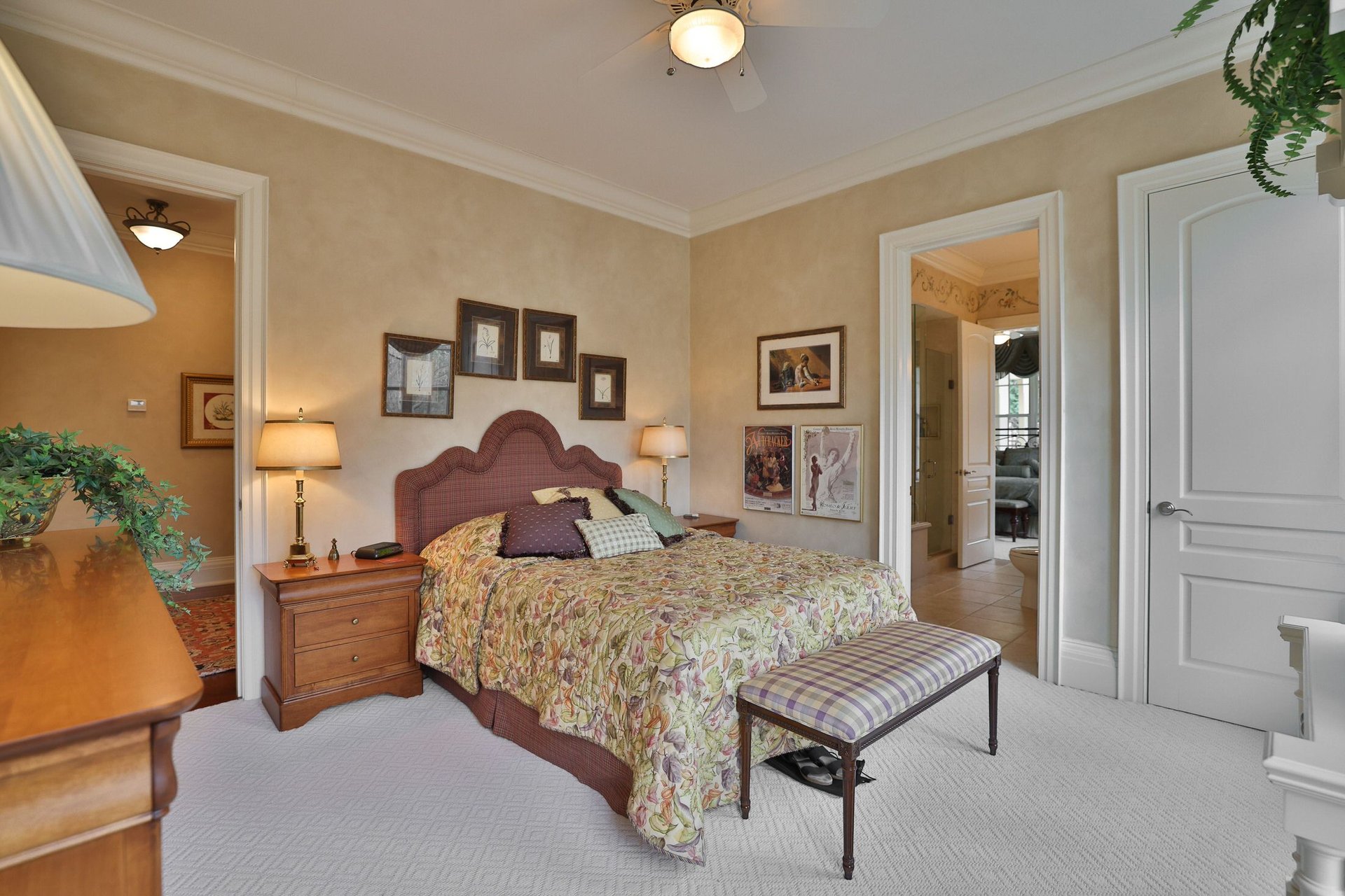 872 Whittier Cres