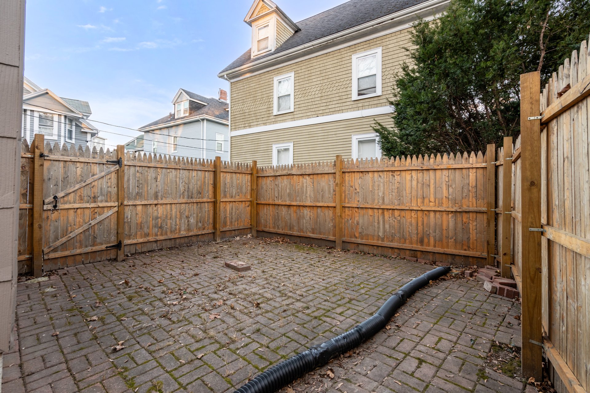 21A School St