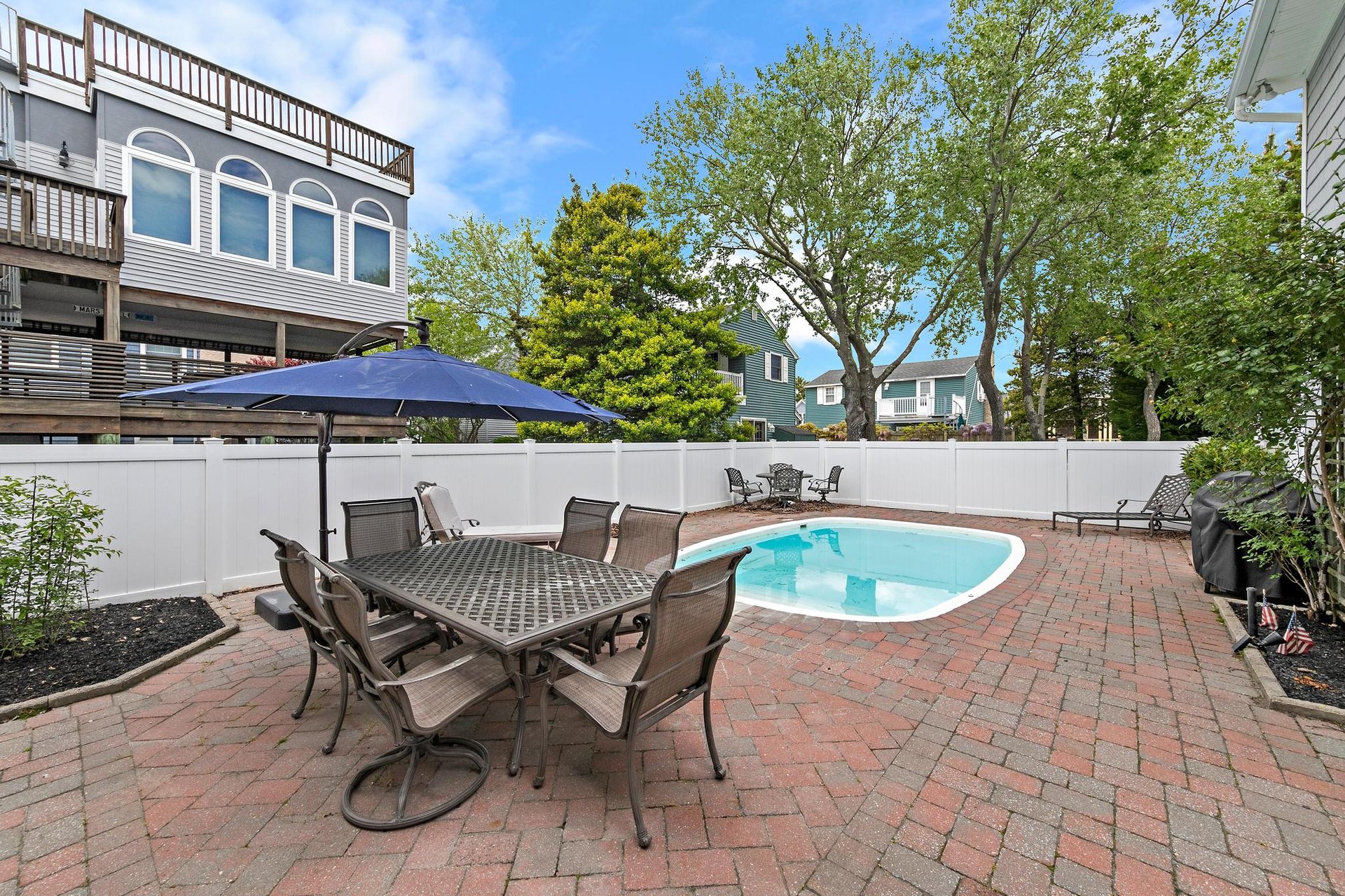 119 Dolphin Ave