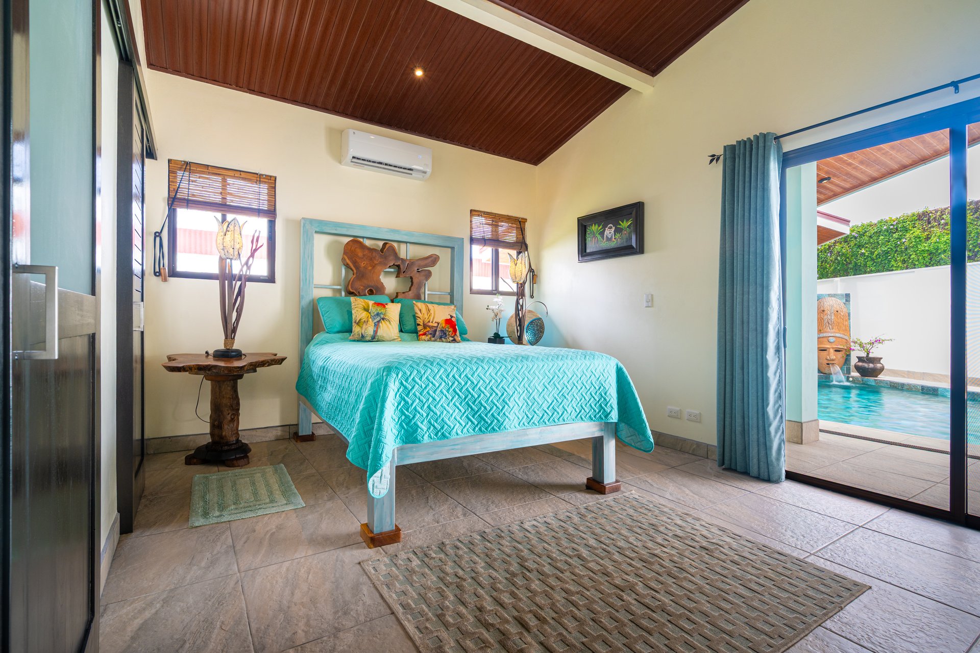 Villa Esmeralda - Big Pool. Big Lot. Big Lifestyle. Central Uvita, Walk to Everything!