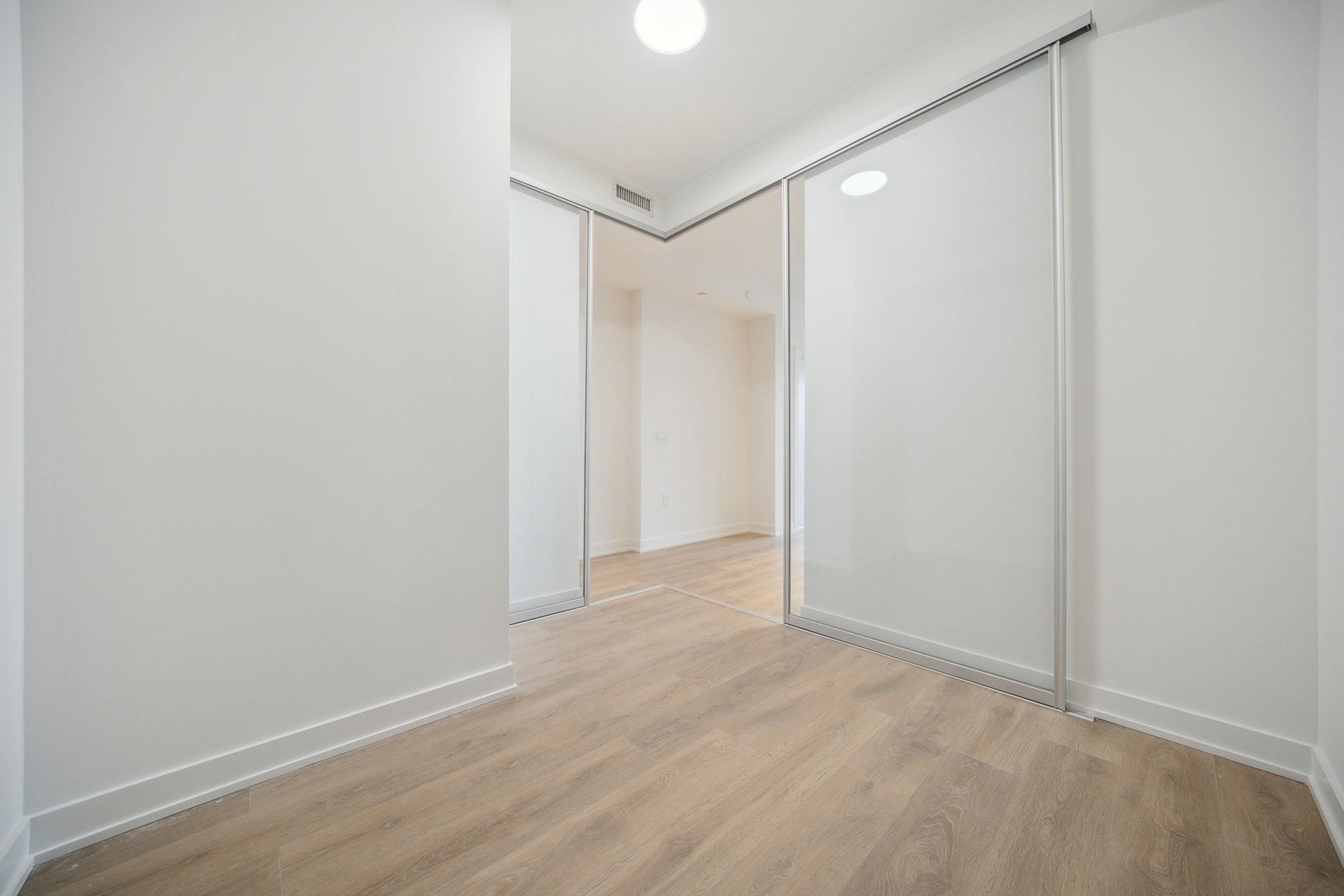 117 Broadway Ave Suite 708
