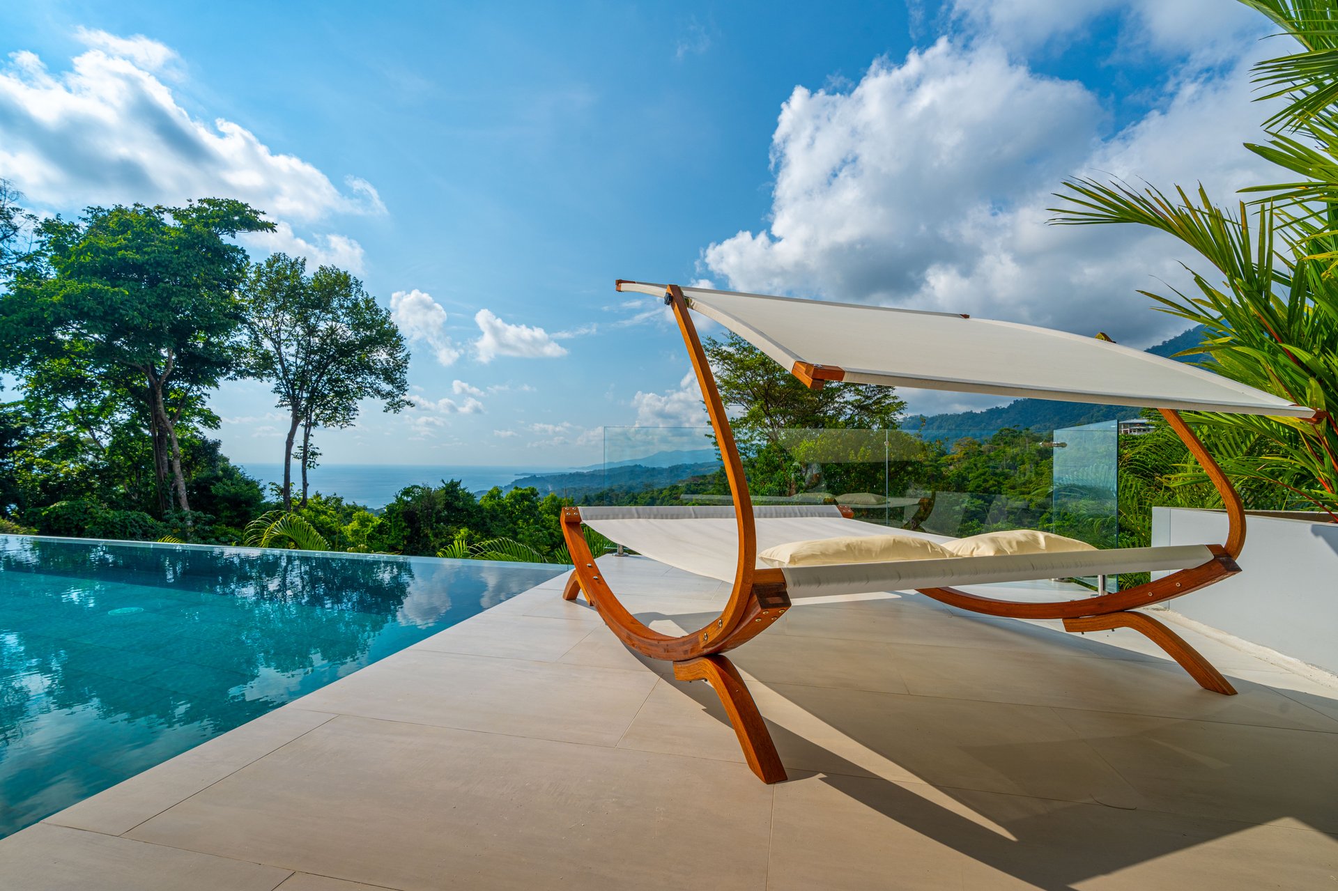 Luxury 4-Bed Home with Ocean & Jungle Views in Ojochal