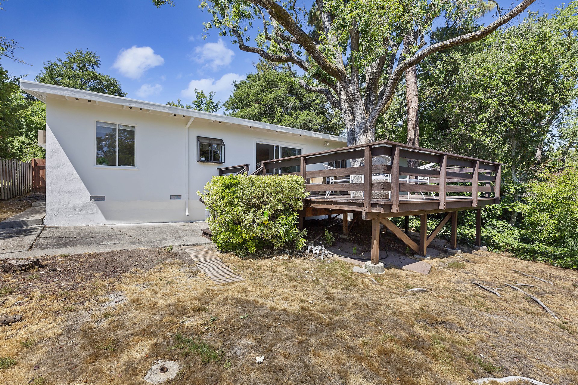 32 California Ave