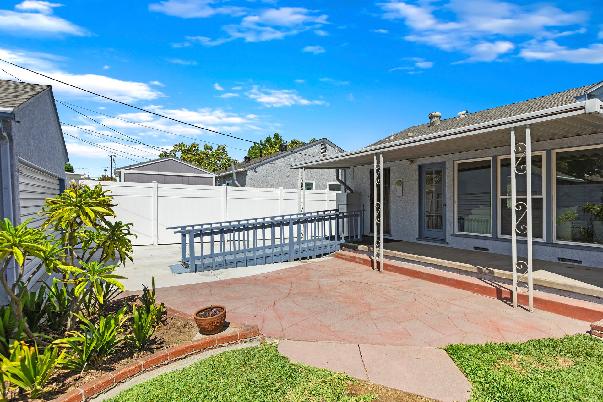 2842 Silva St, Lakewood