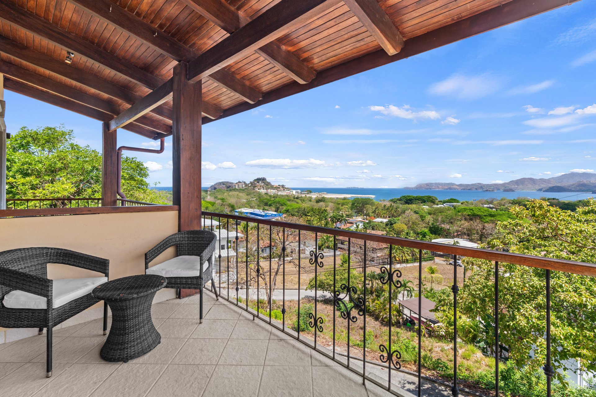 Casa Omega | Ocean View Apartment Complex in Altos de Flamingo