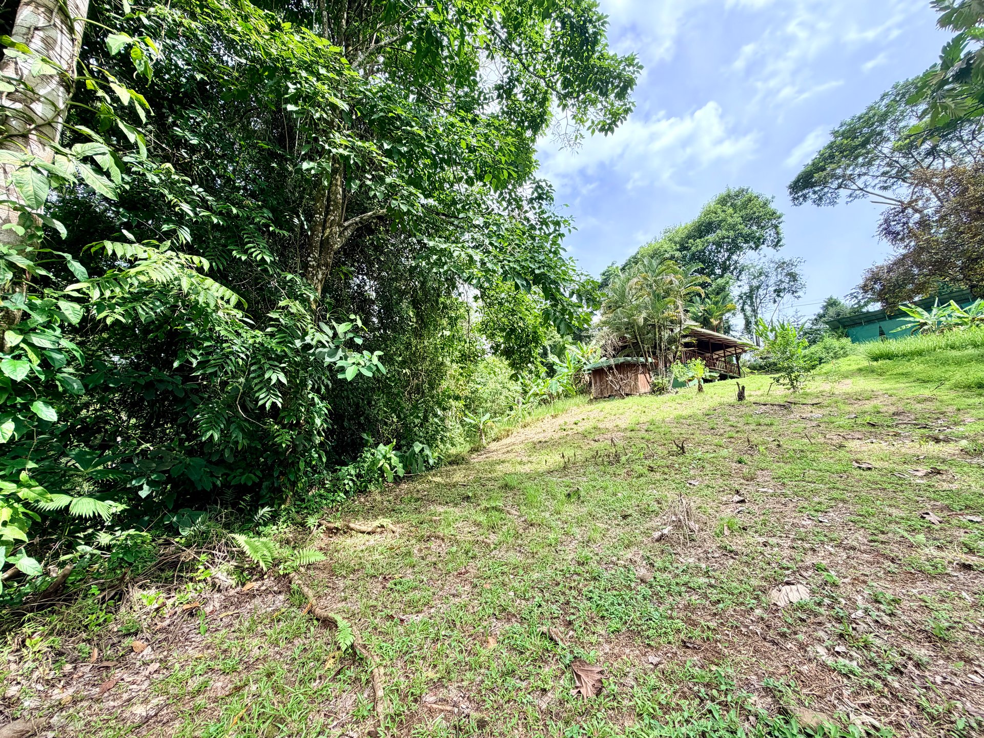La Unión Road Development – Buildable Lots with River Access in Uvita