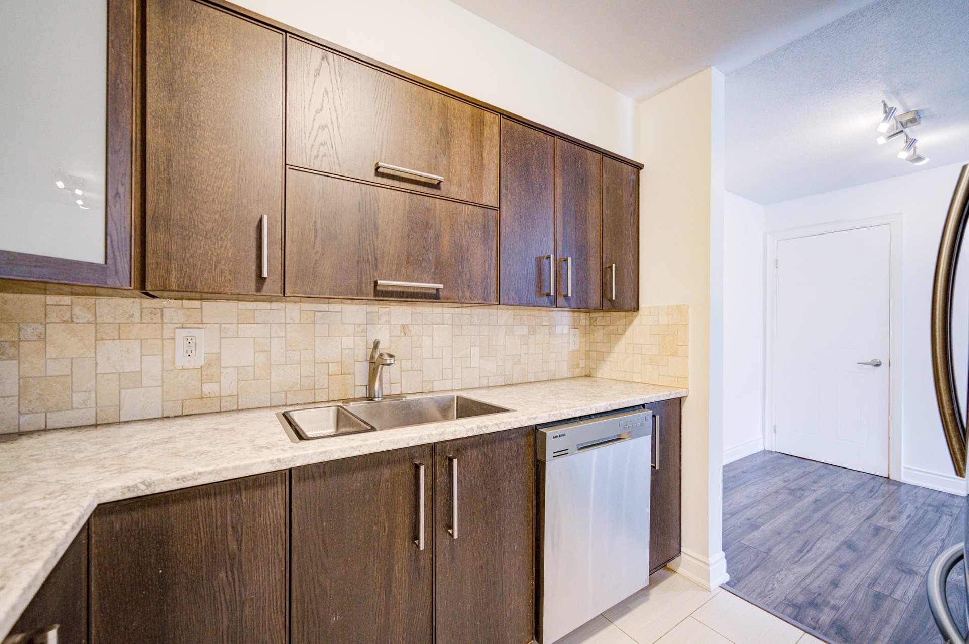 #521 - 1514 Pilgrims Way Unit: 521