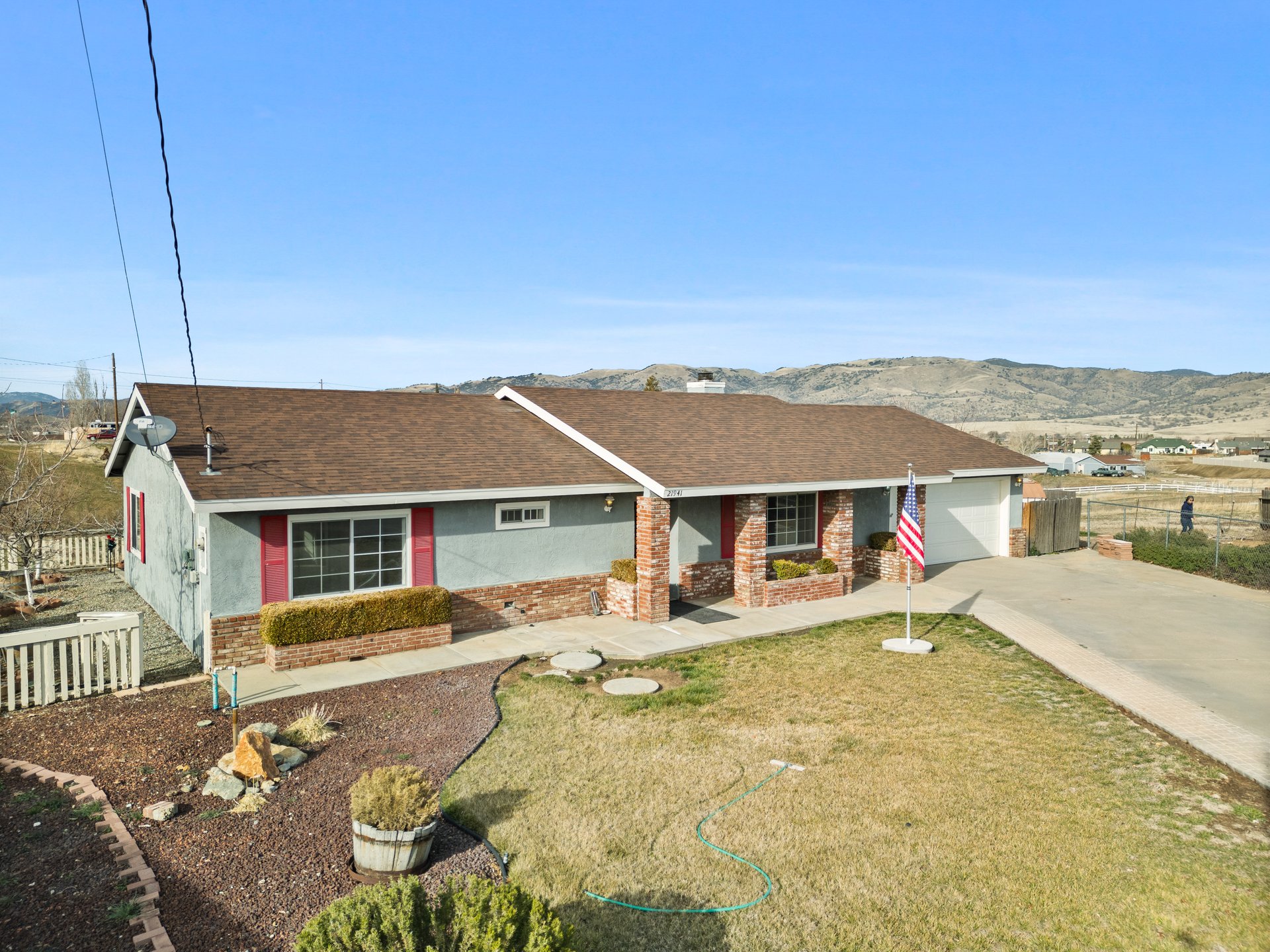 Charming Cul-de-Sac Home in East Golden Hills – 21941 Fig Court