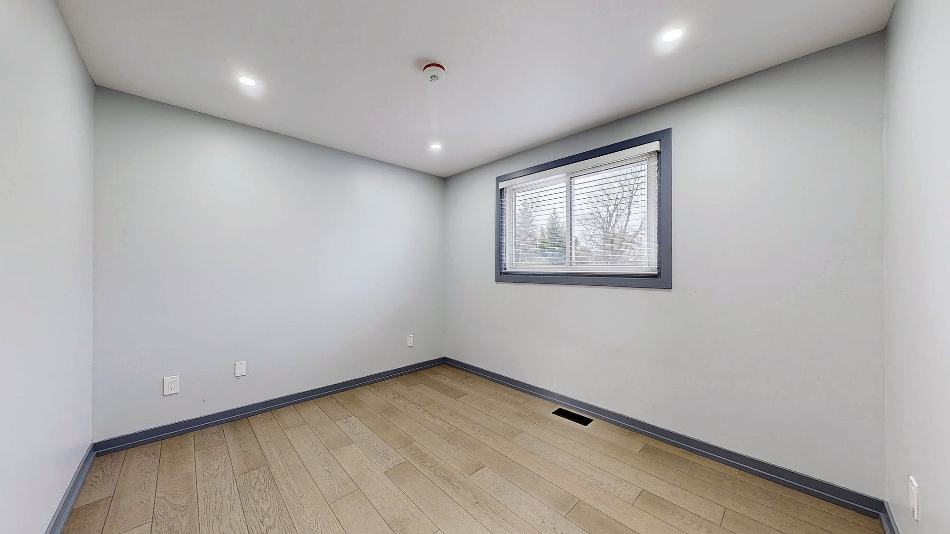 36 Jayfield Rd - Upper Unit