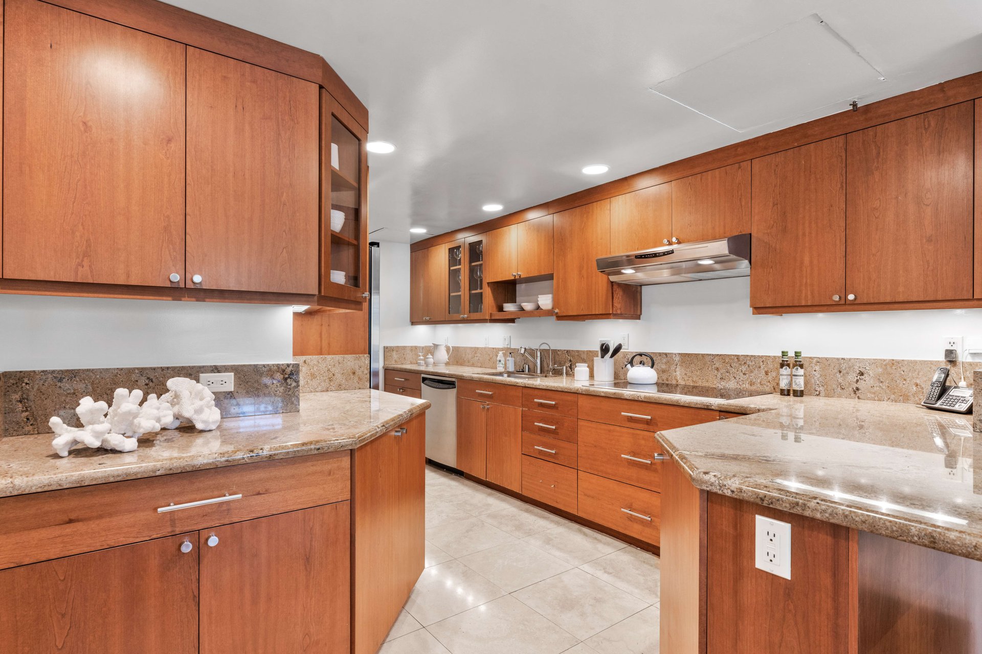 The Churchill #2E, Wilshire Corridor