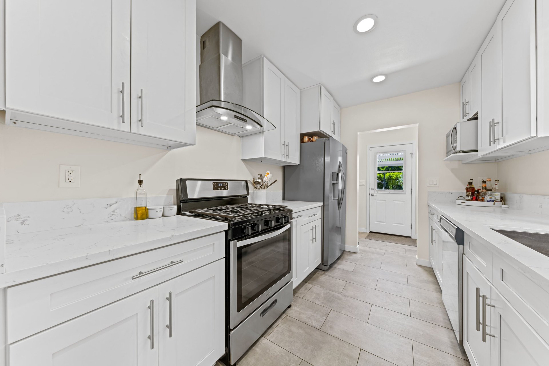 13340 Martha St, Valley Glen